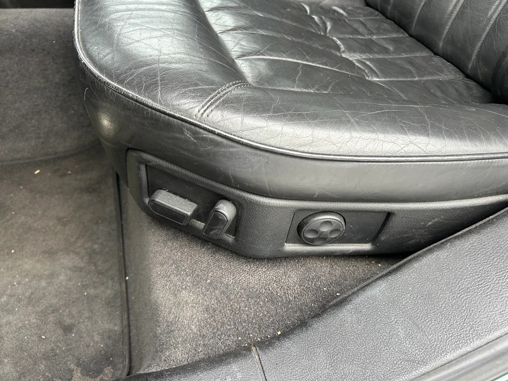 AUDI S8 4.2 quattro-image-18