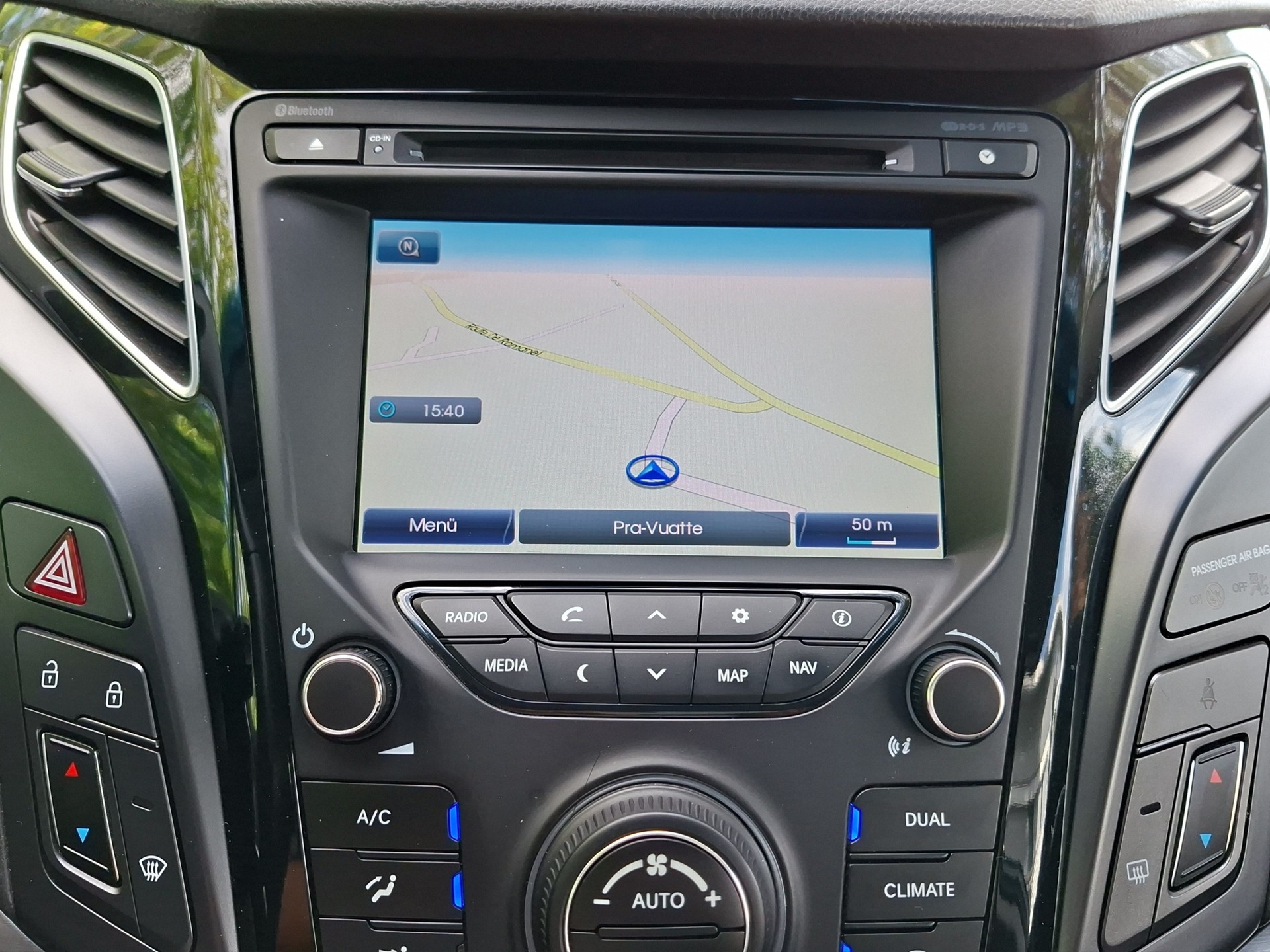 HYUNDAI i40 2.0 GDi Premium Automatic-image-13