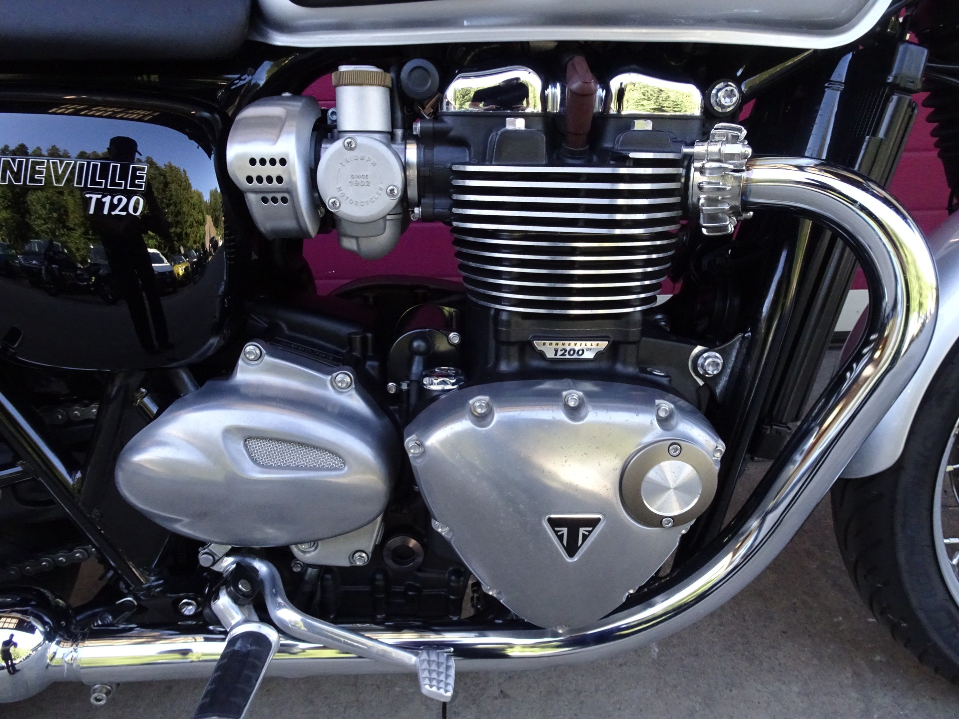TRIUMPH Bonneville T120 ABS-image-9