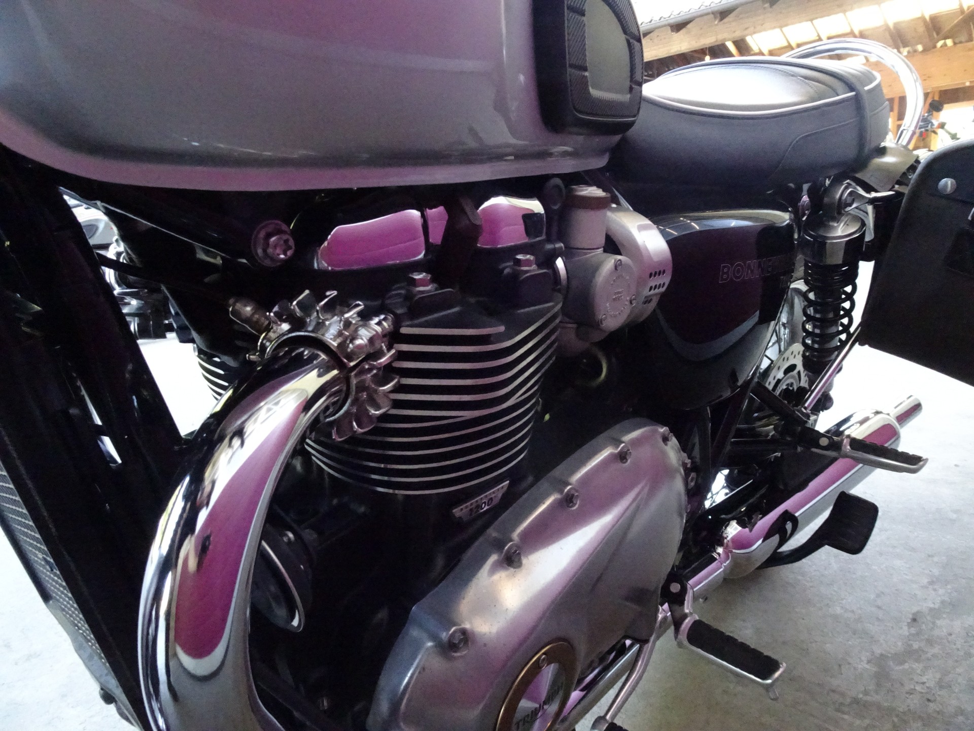 TRIUMPH Bonneville T120 ABS-image-12