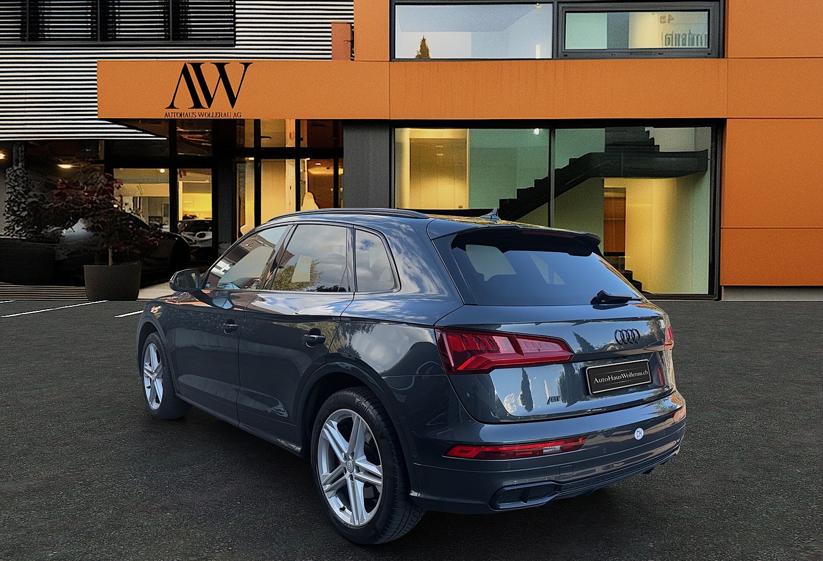 AUDI SQ5 3.0 V6 TFSI Quattro T-Tronic ABT-426PS / CH-Fahrzeug -Top Ausstattung-showroom-element-3