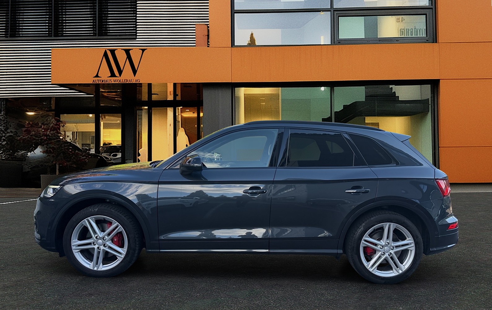 AUDI SQ5 3.0 V6 TFSI Quattro T-Tronic ABT-426PS / CH-Fahrzeug -Top Ausstattung-showroom-element-1
