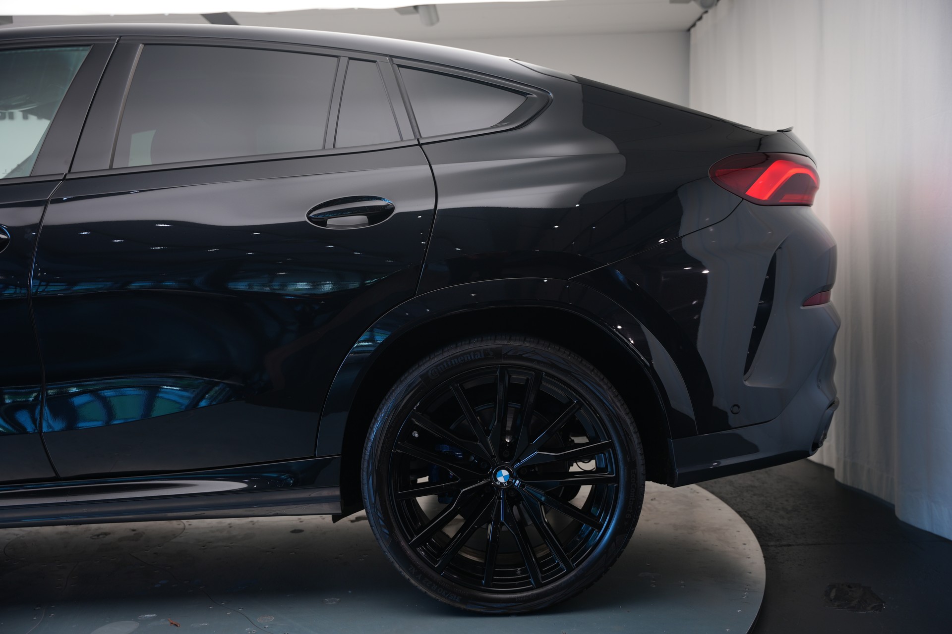 BMW X6 xDrive 48V 30d M Sport Pro Steptronic *CH-Fahrzeug* *Panorama* *Head-Up*-image-52