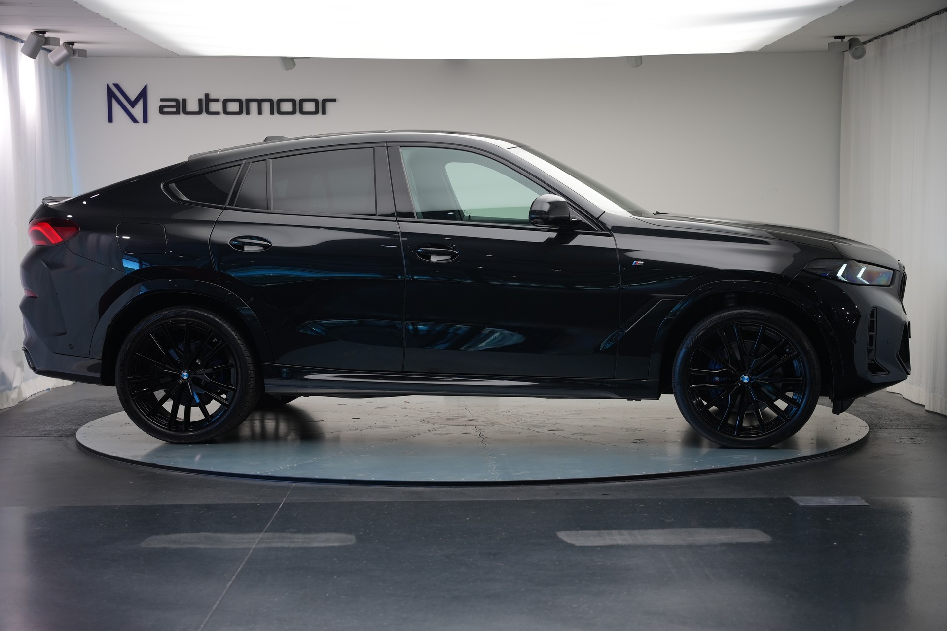 BMW X6 xDrive 48V 30d M Sport Pro Steptronic *CH-Fahrzeug* *Panorama* *Head-Up*-showroom-element-3