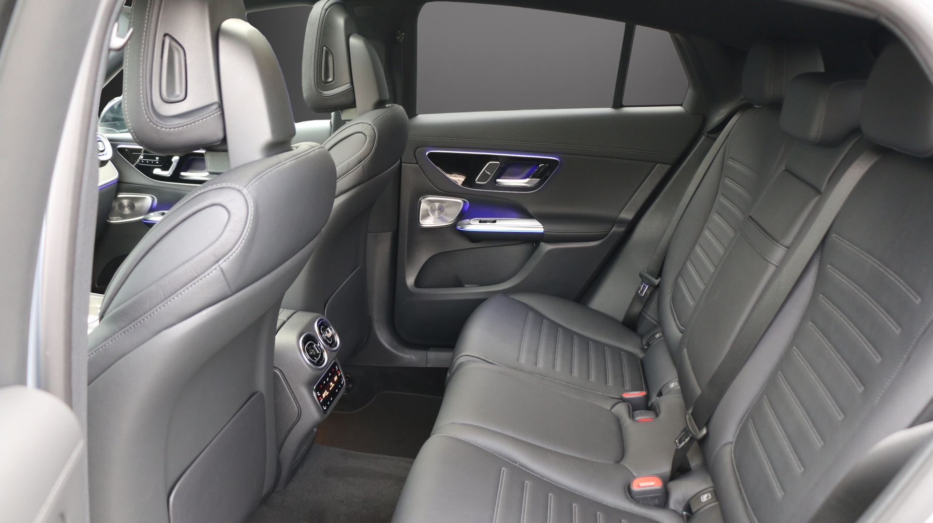 MERCEDES-BENZ GLC 300 4M Coupé 9G-T-image-10