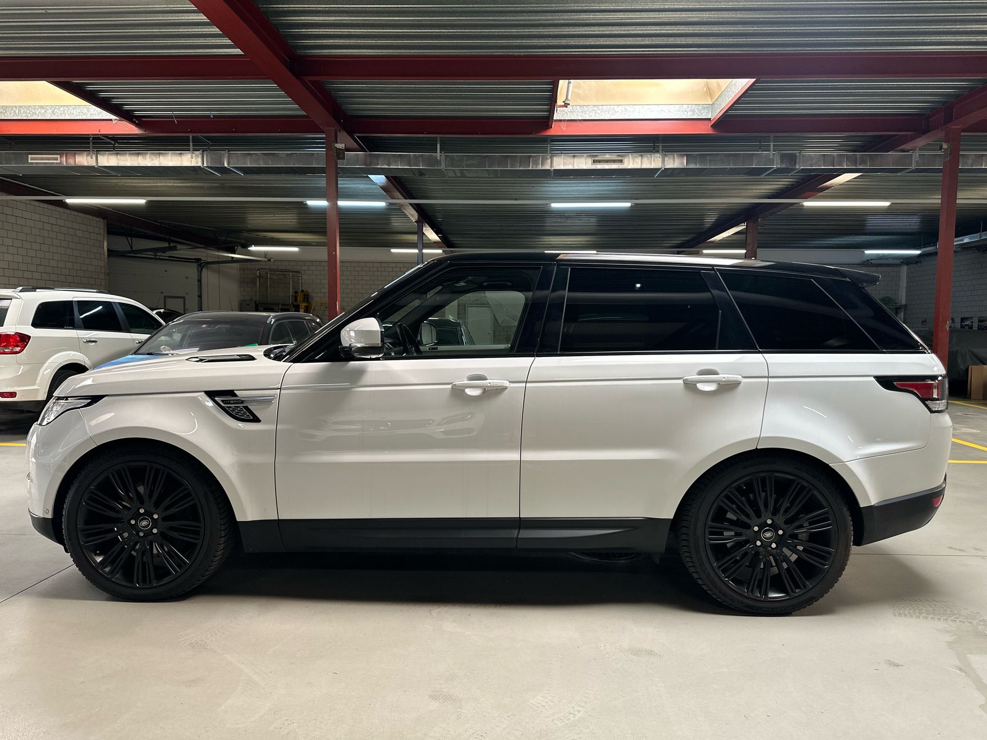 LAND ROVER Range Rover Sport 3.0 TDV6 S Automatic-showroom-element-1
