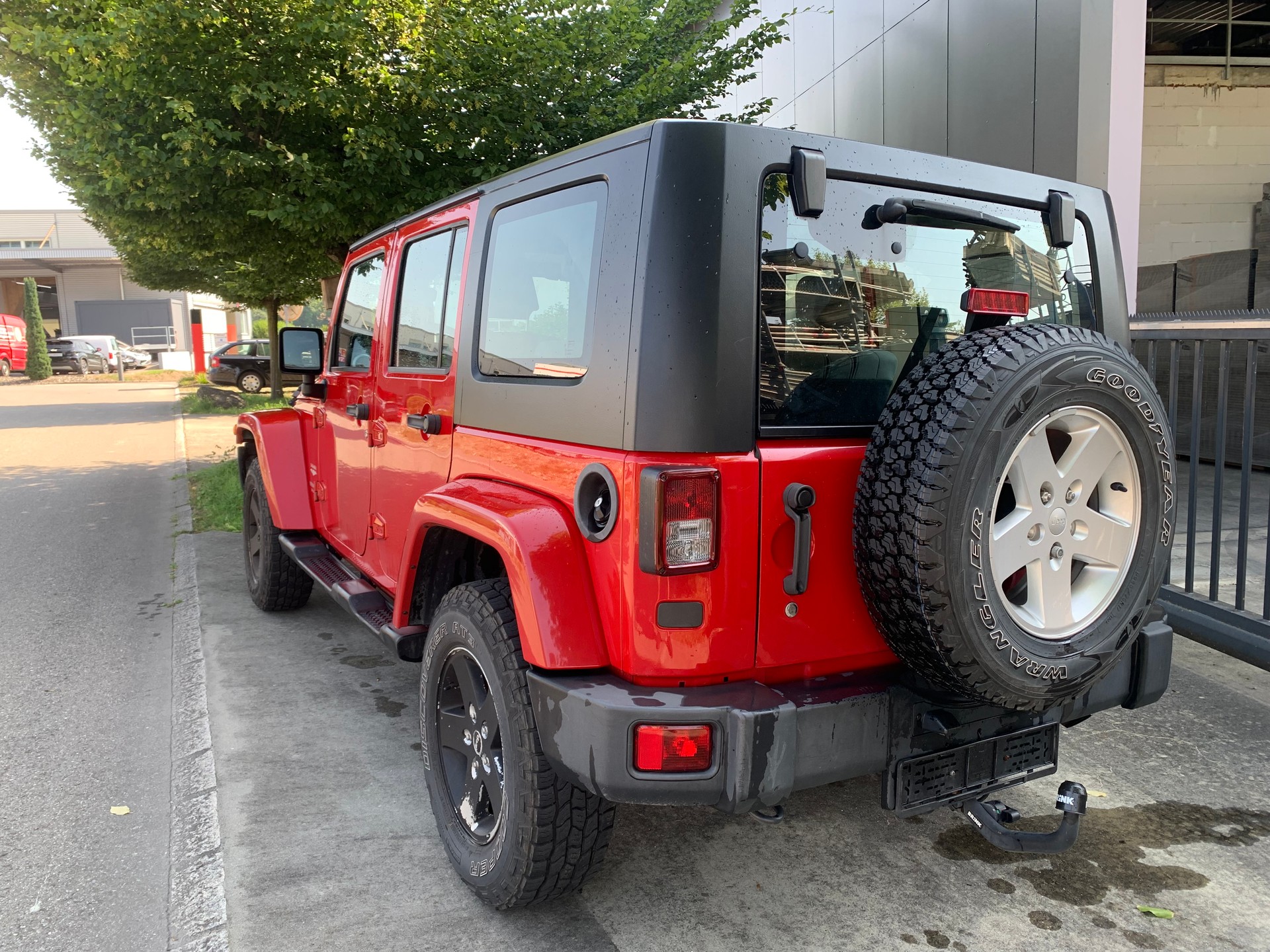 JEEP Wrangler 3.8 Unlimited Sahara Automatic-image-4