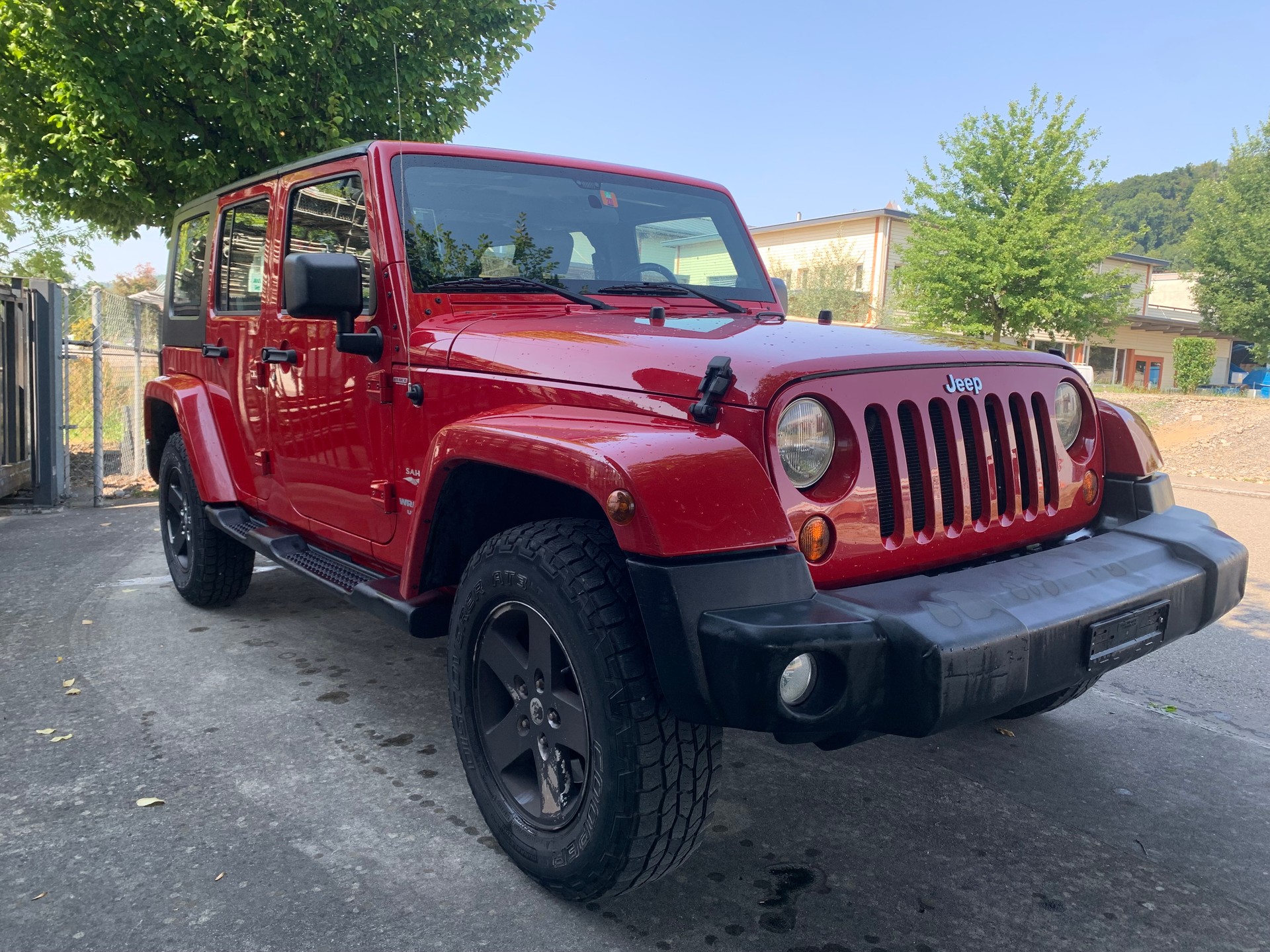 JEEP Wrangler 3.8 Unlimited Sahara Automatic-image-2