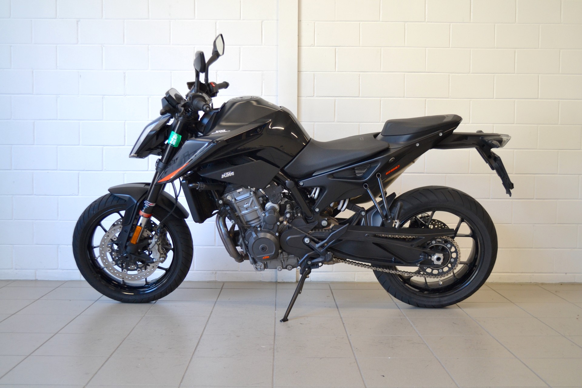 KTM 890 Duke-image-2