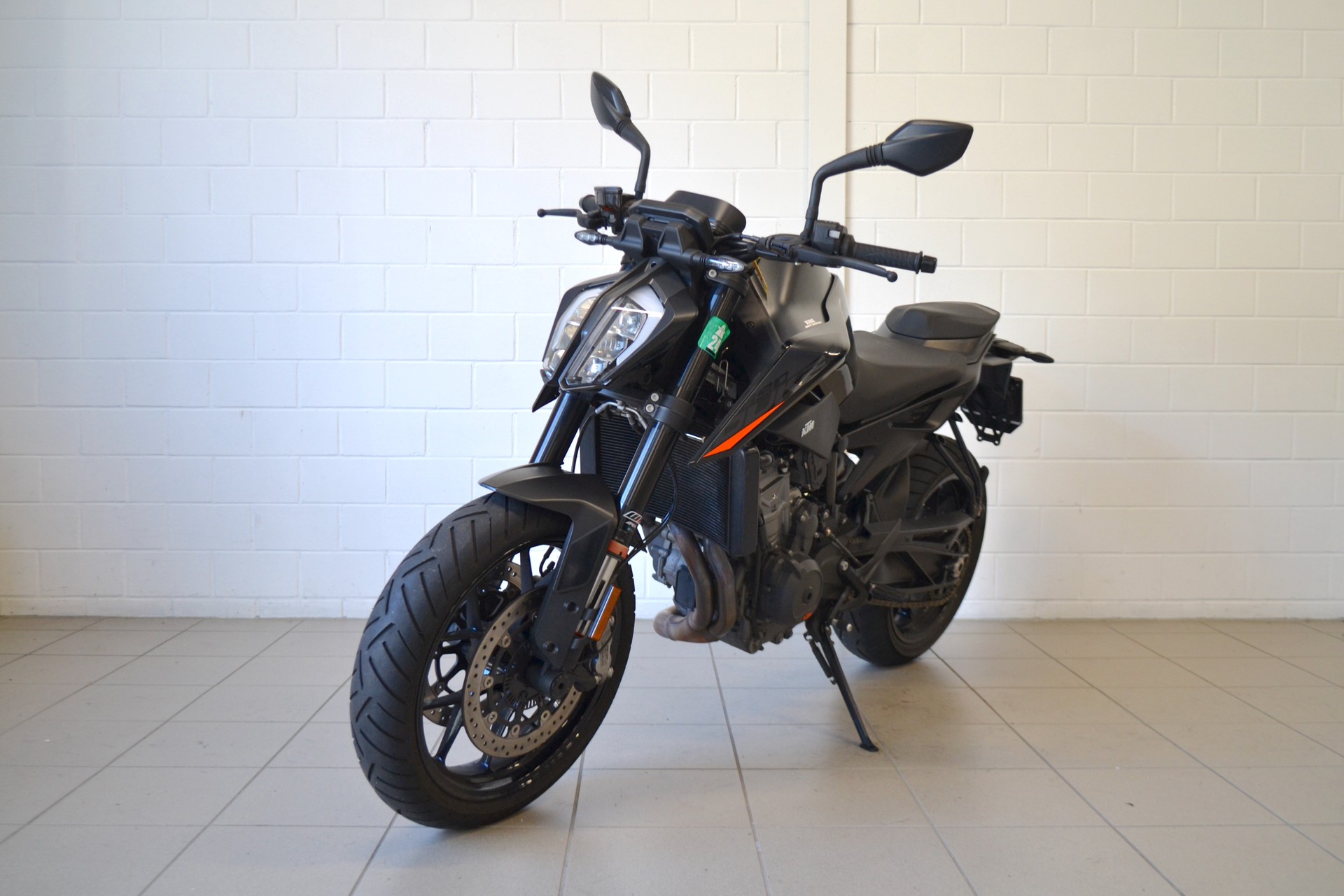 KTM 890 Duke-image-1