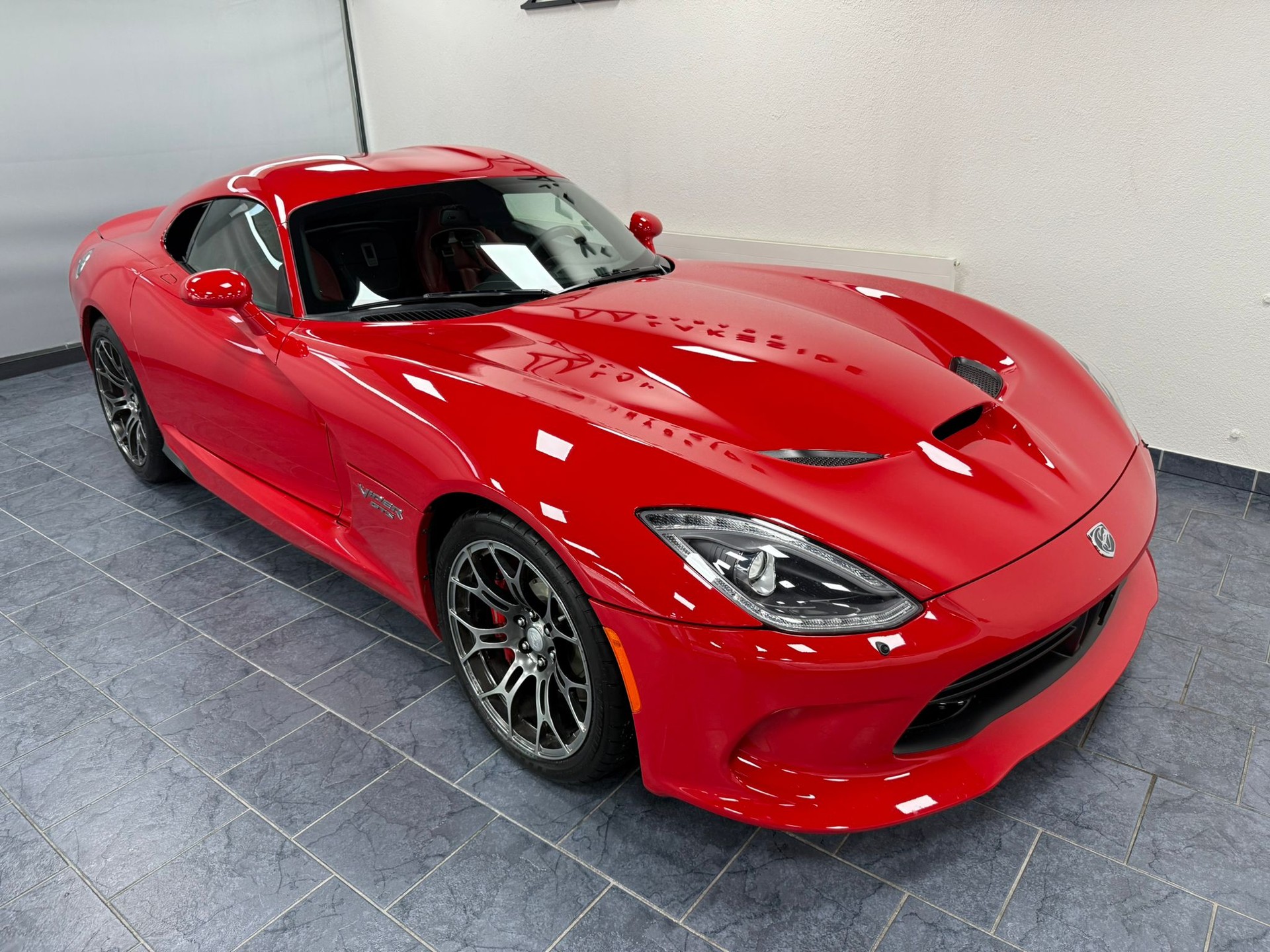 DODGE Viper SRT GTS-showroom-element-2