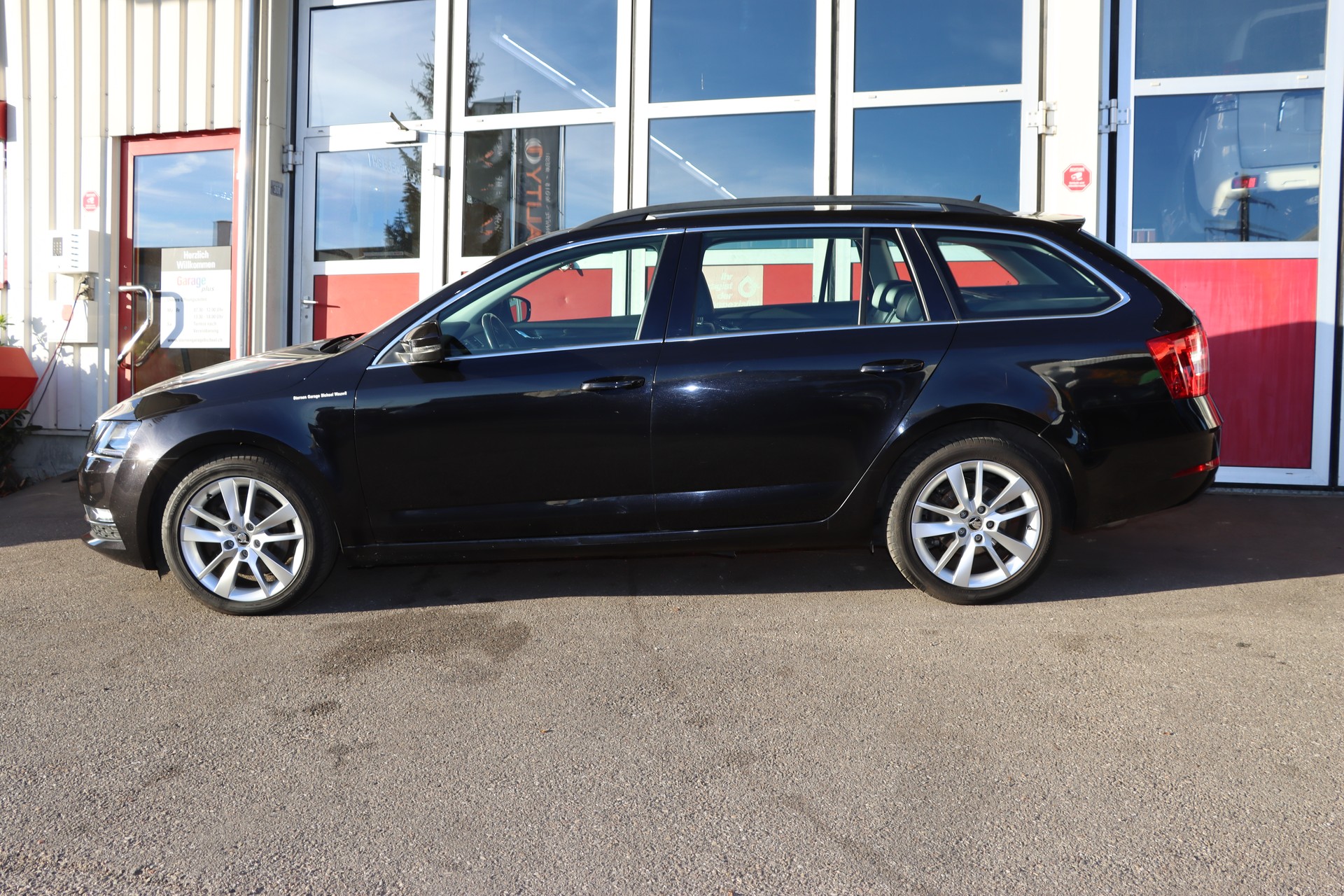 SKODA Octavia Combi 2.0 TDI Style 4x4-image-5
