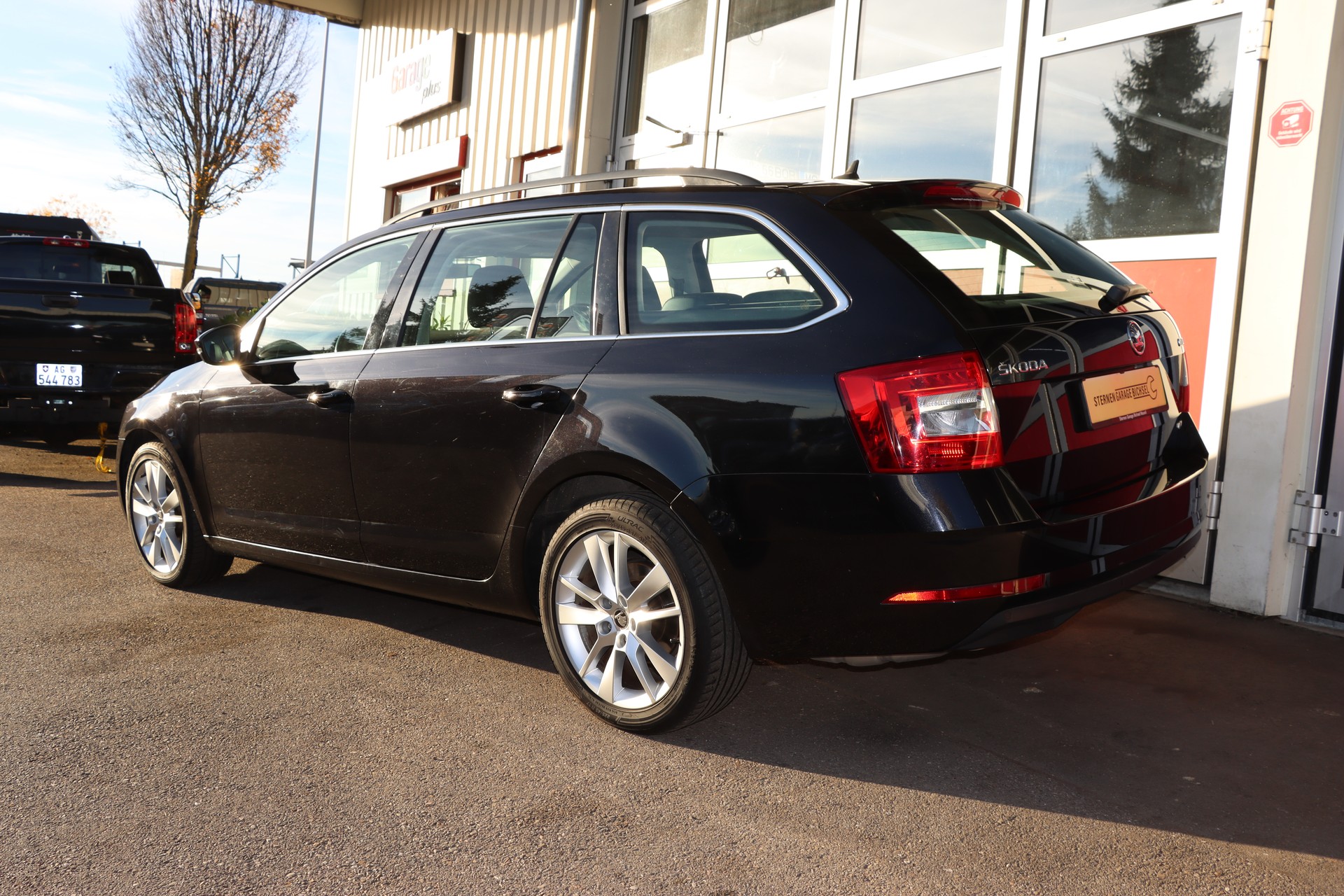 SKODA Octavia Combi 2.0 TDI Style 4x4-image-6