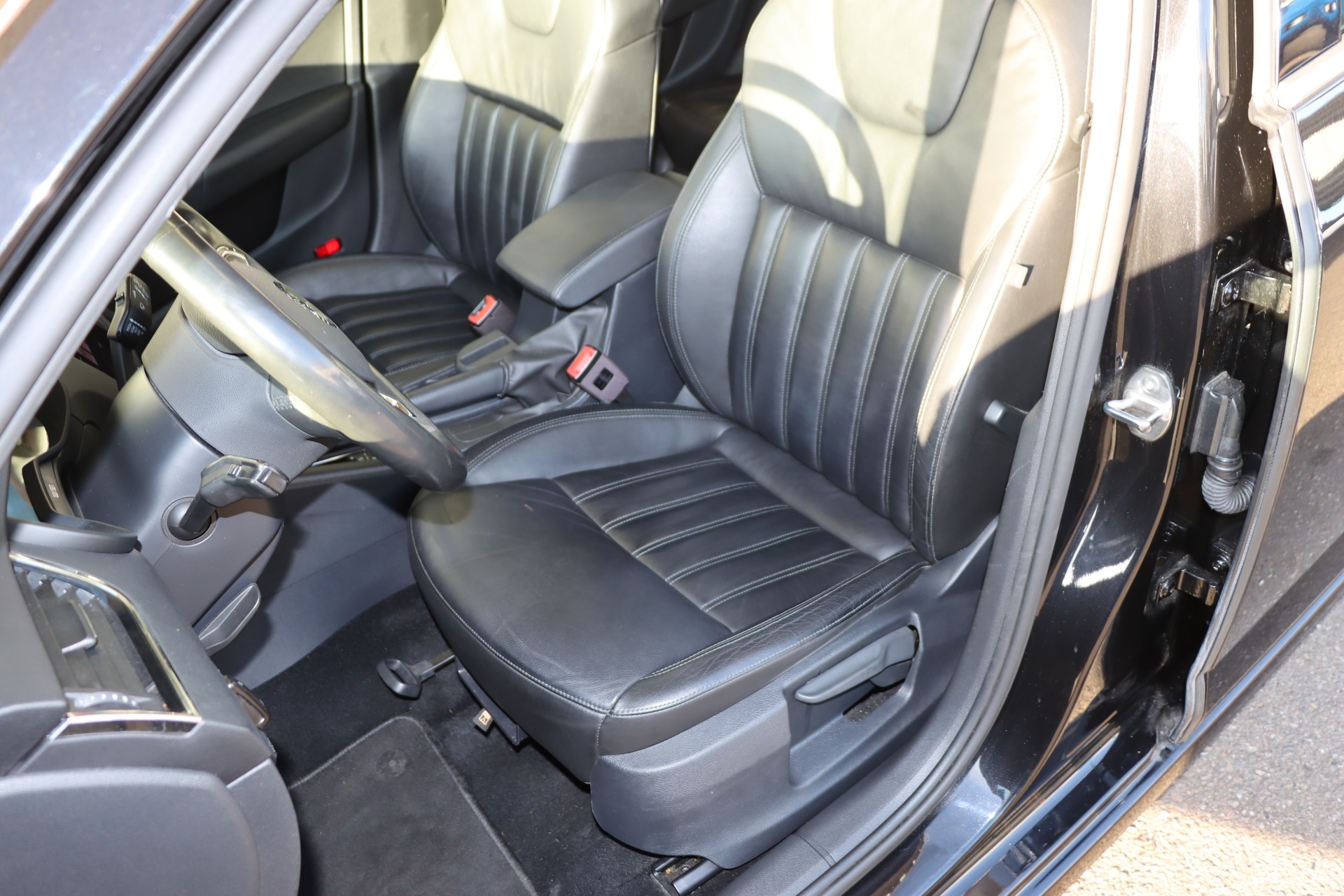 SKODA Octavia Combi 2.0 TDI Style 4x4-image-12