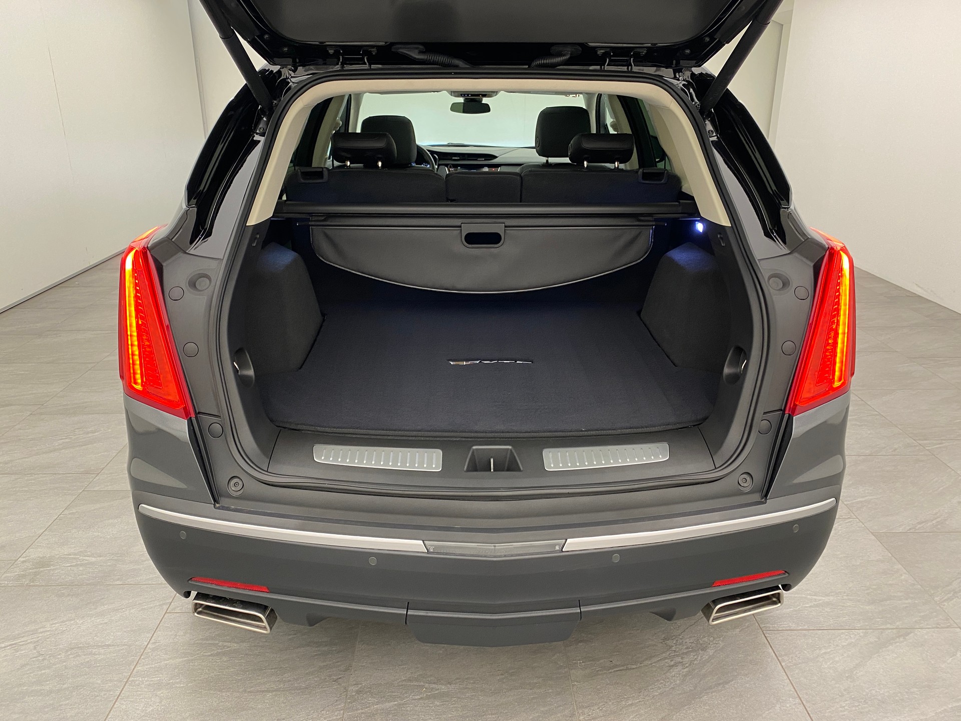 CADILLAC XT5 Premium 3.6 AWD-image-15