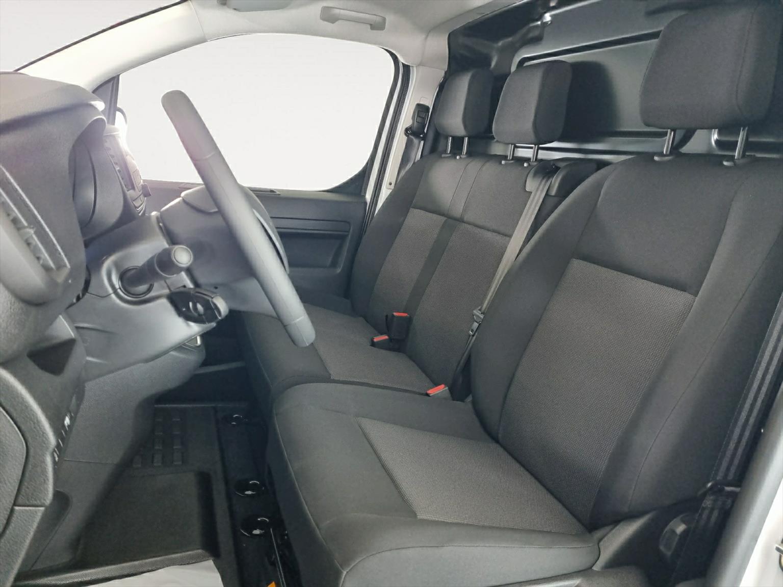PEUGEOT e-Expert Premium 50KWh Long L3-image-4