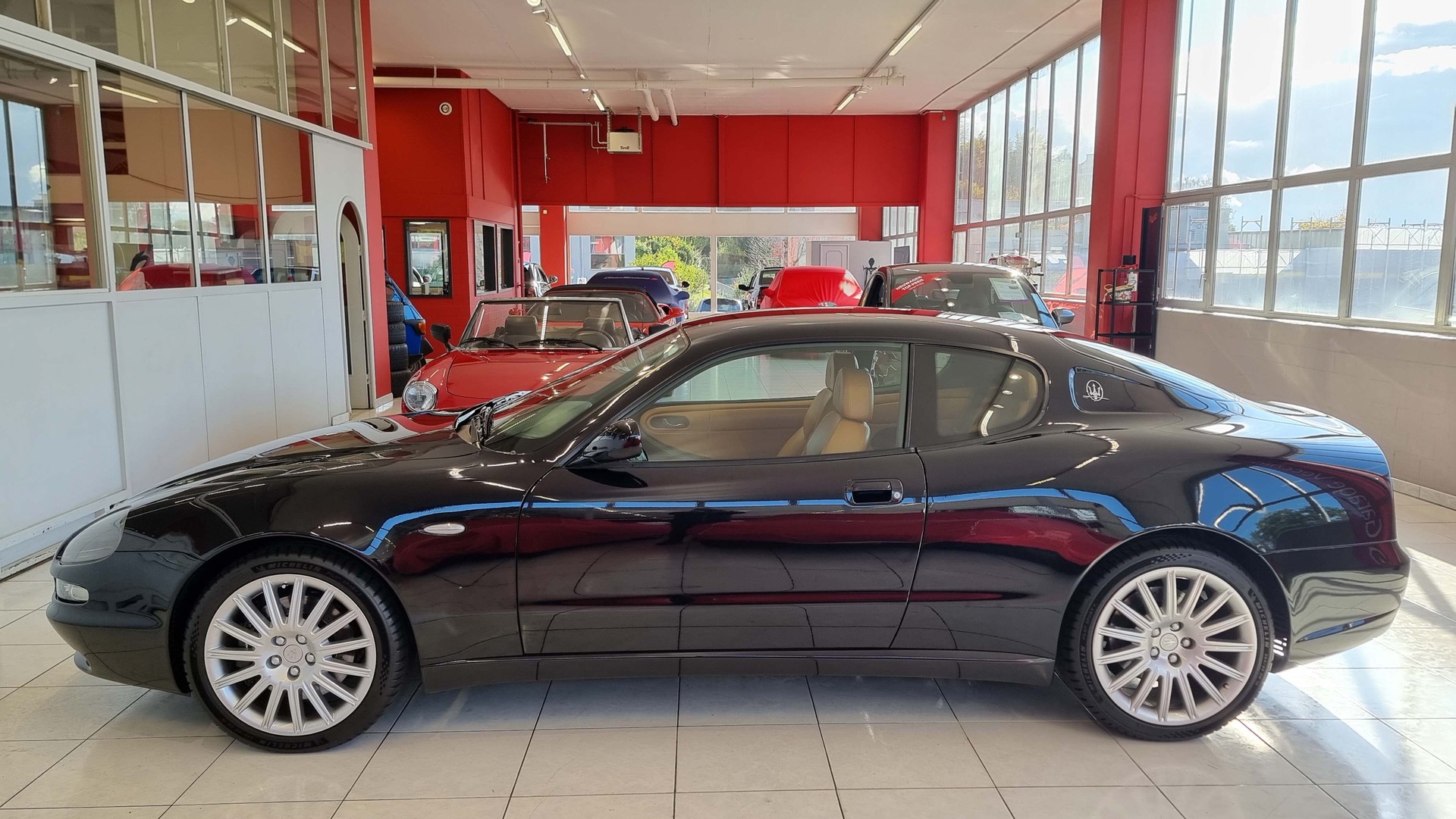 MASERATI 3200 GT-showroom-element-2