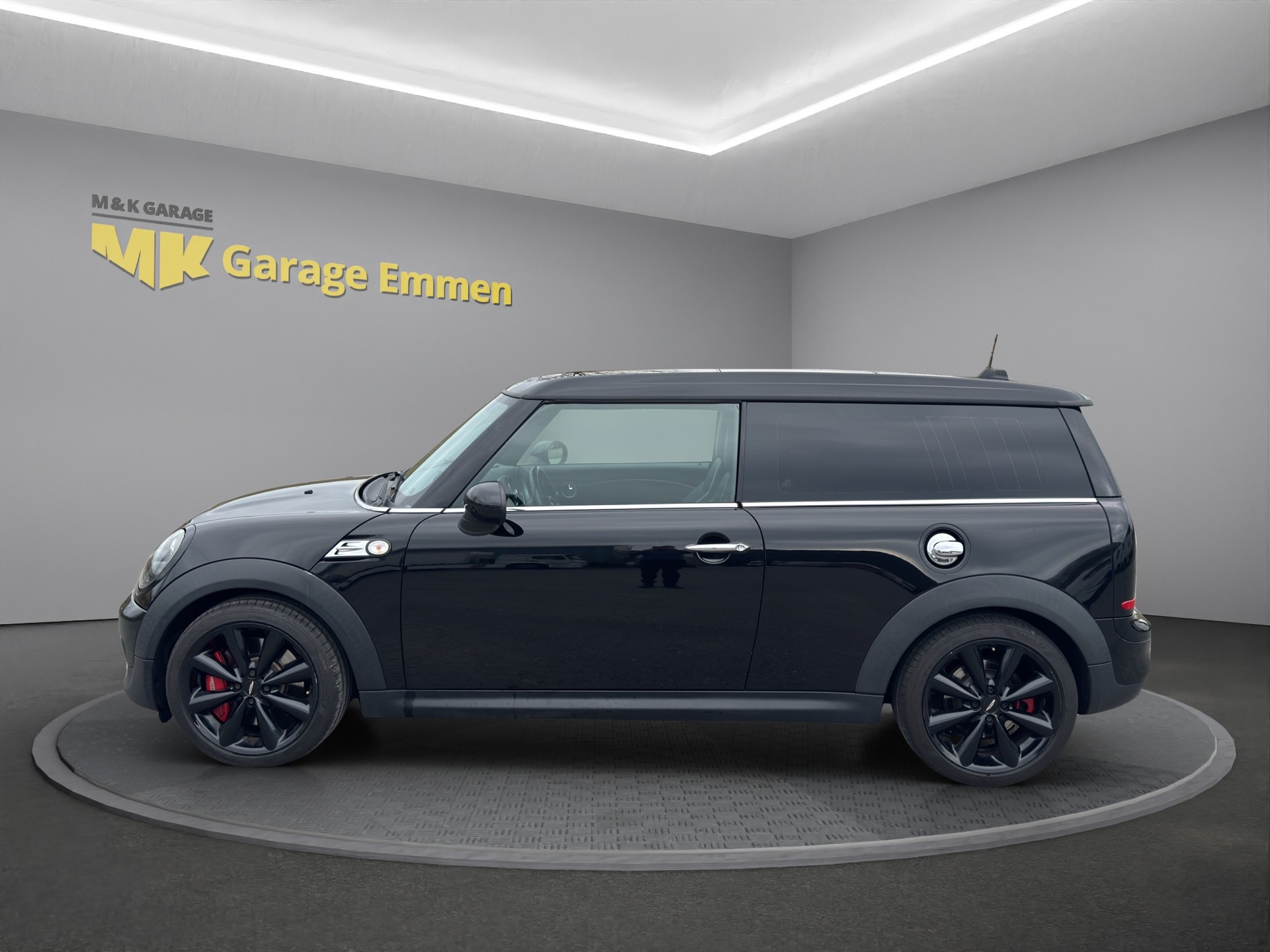 MINI Clubman Cooper John Cooper Works-showroom-element-1