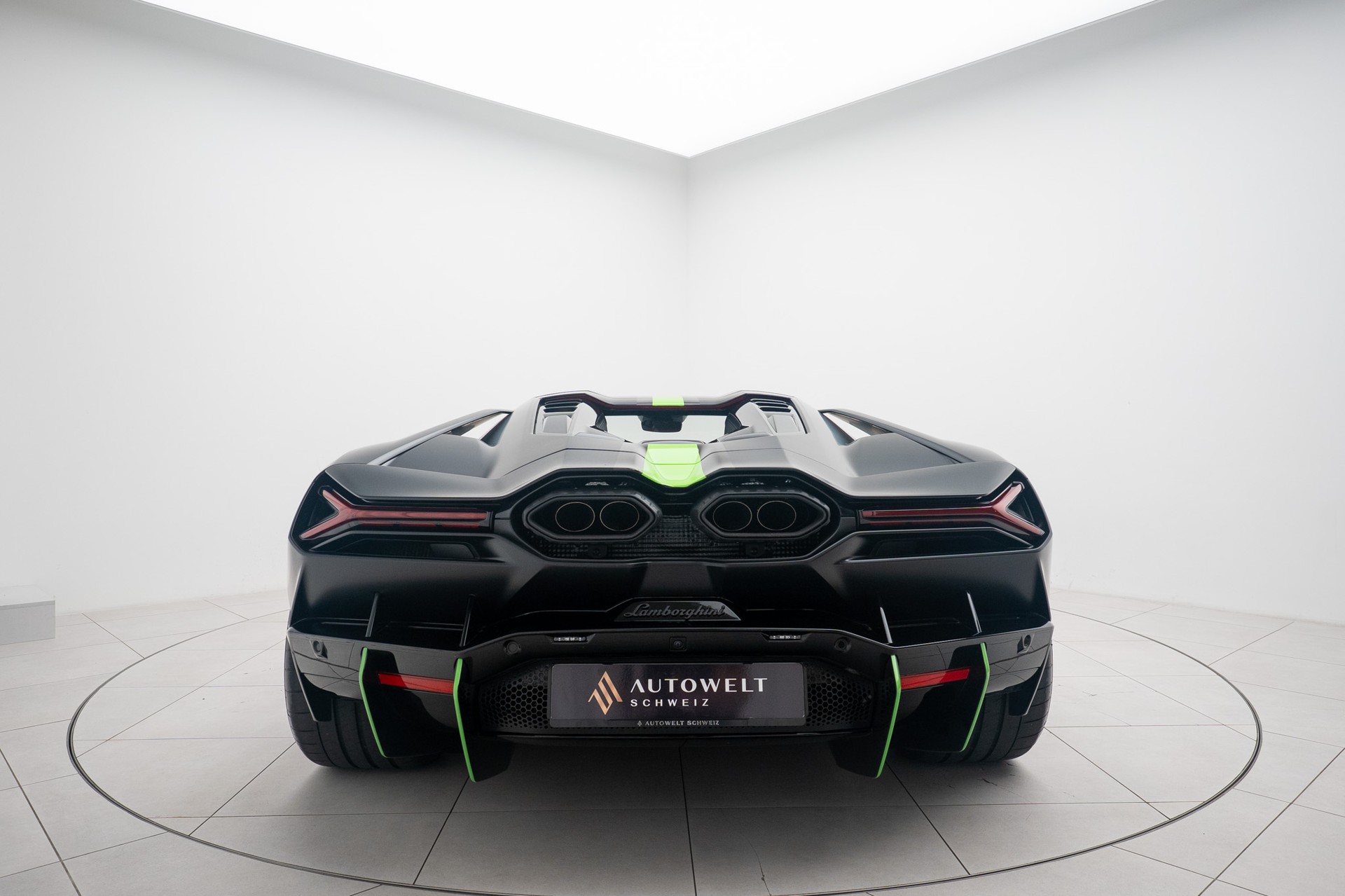 LAMBORGHINI Revuelto HPEV-showroom-element-3