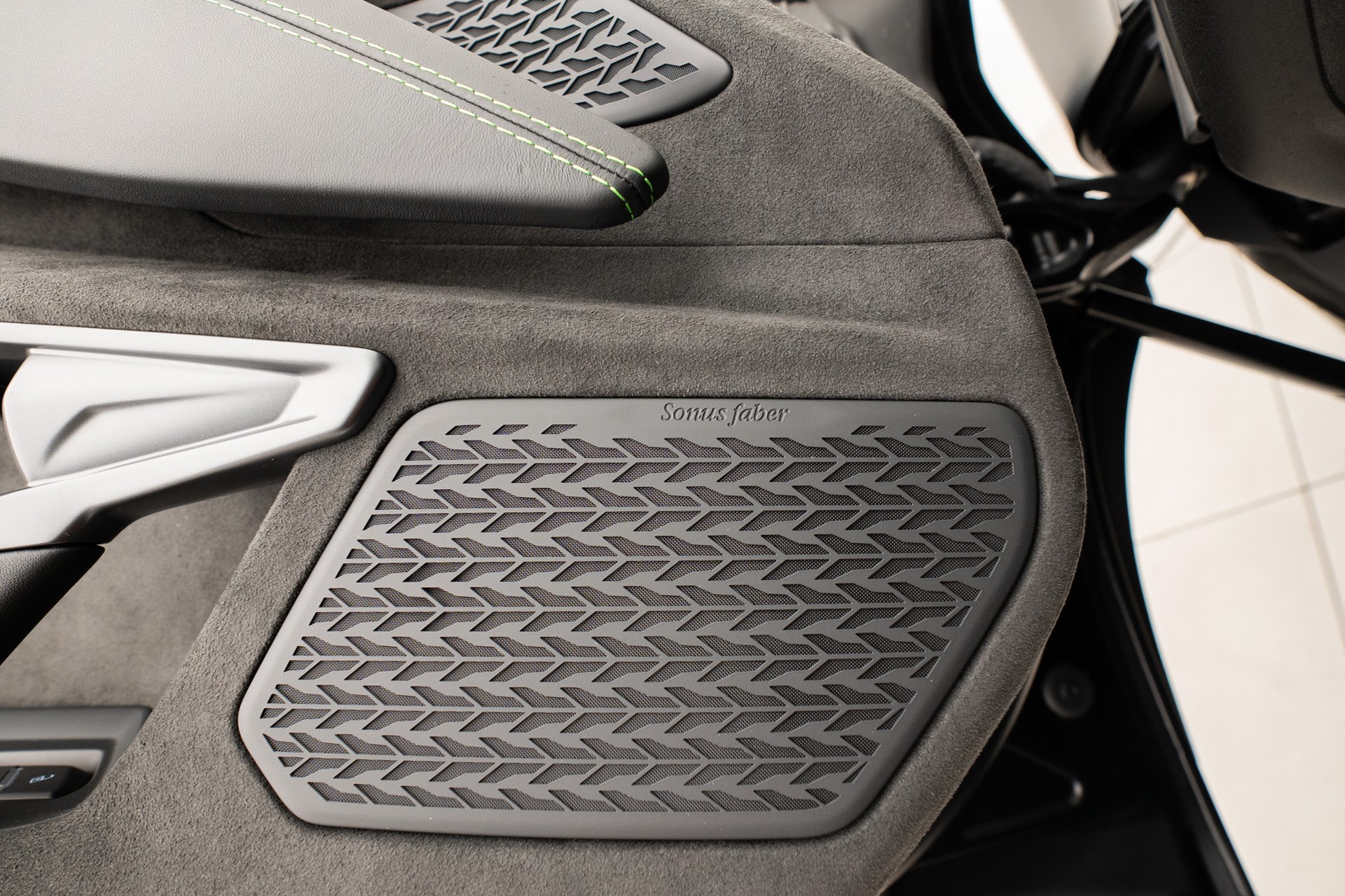 LAMBORGHINI Revuelto HPEV-image-11
