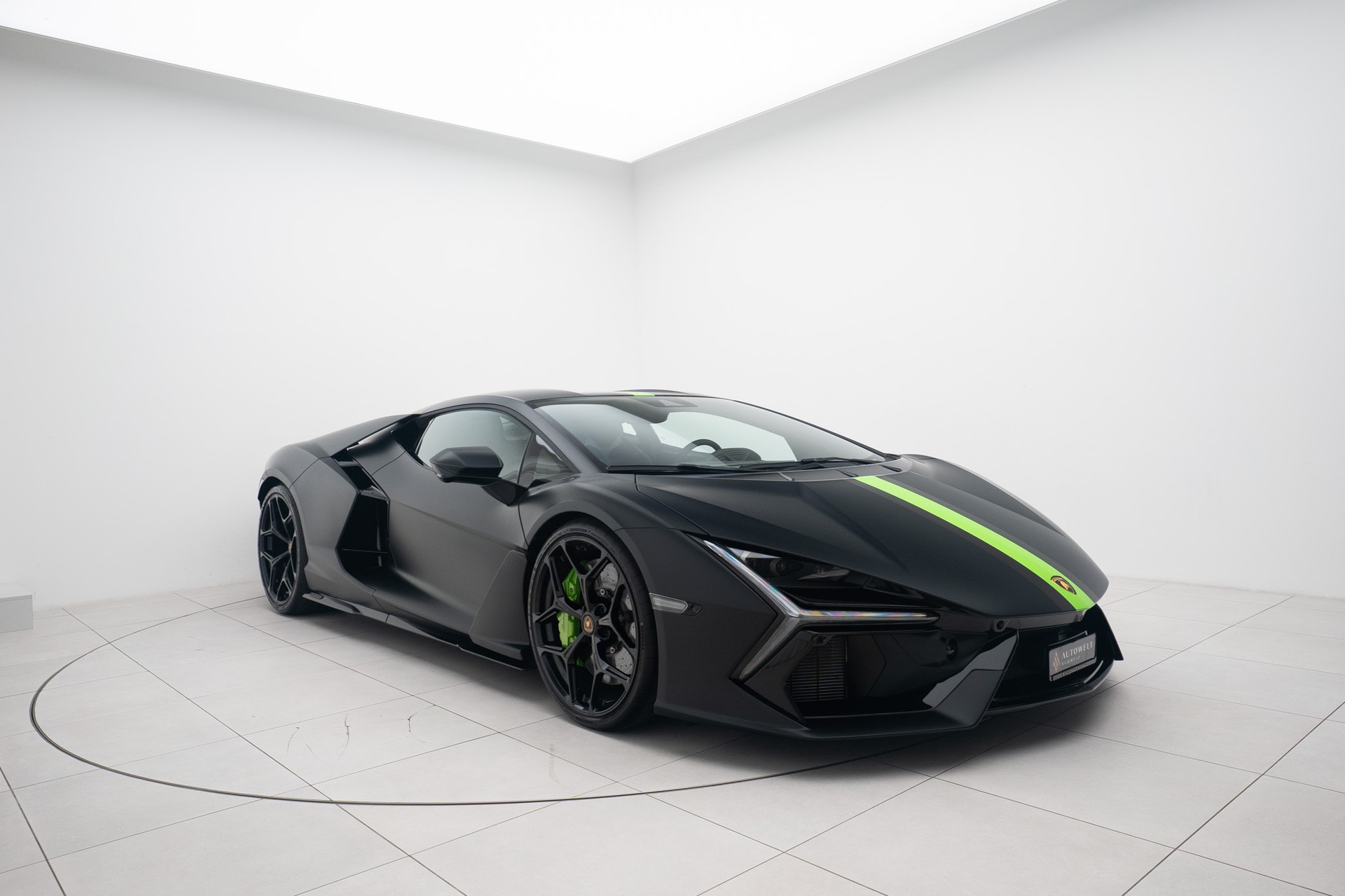 LAMBORGHINI Revuelto HPEV