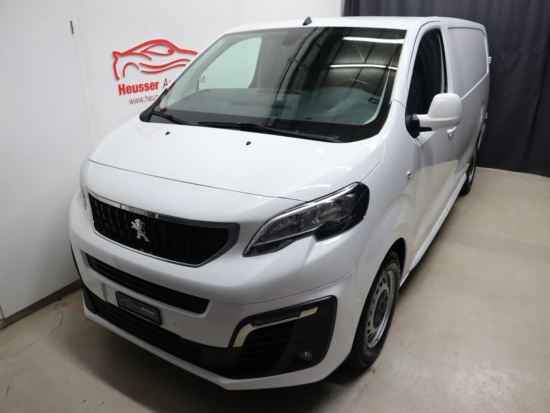 PEUGEOT Expert 2.0 BlueHDi 120 S&S Premium Long - L3 - 3 Sitzplätze - Navi - DAB+ - Standheizung - Kamera - 122 PS-showroom-element-2