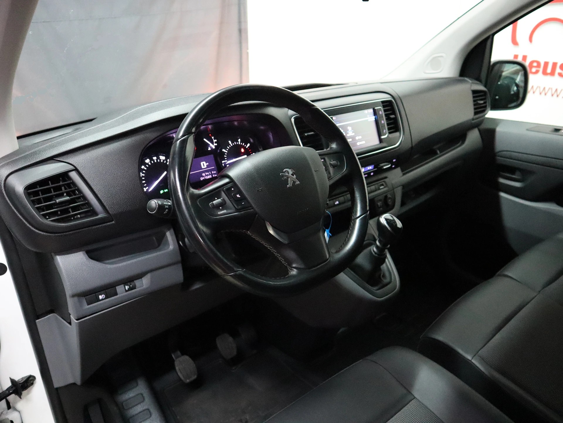 PEUGEOT Expert 2.0 BlueHDi 120 S&S Premium Long - L3 - 3 Sitzplätze - Navi - DAB+ - Standheizung - Kamera - 122 PS-image-9