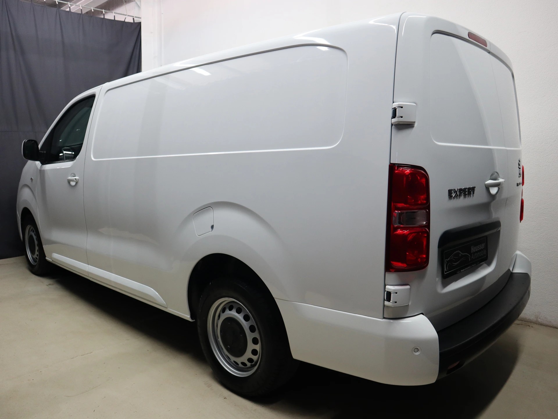 PEUGEOT Expert 2.0 BlueHDi 120 S&S Premium Long - L3 - 3 Sitzplätze - Navi - DAB+ - Standheizung - Kamera - 122 PS-showroom-element-3