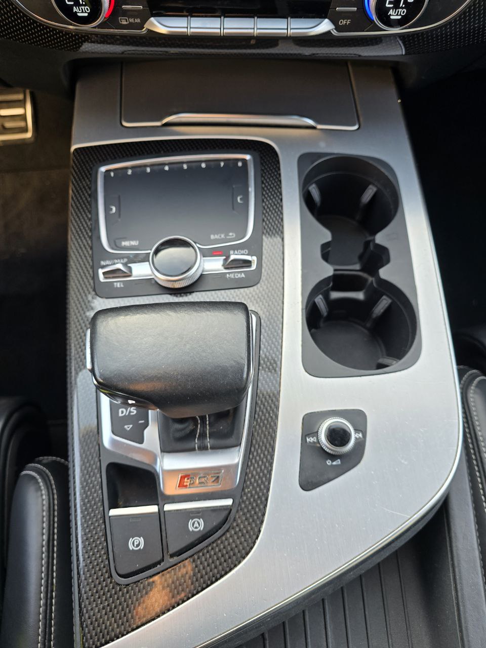 AUDI SQ7 4.0 TDI quattro tiptronic-image-11