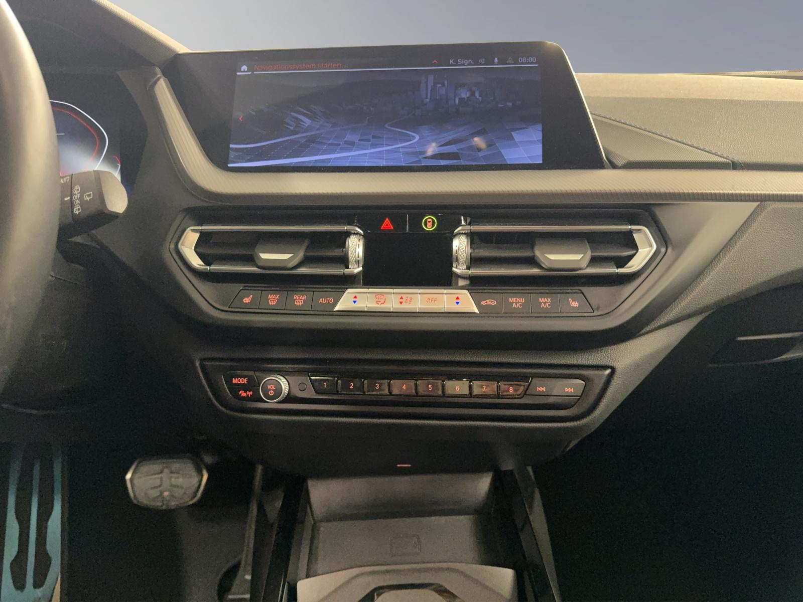 BMW 118d-image-16