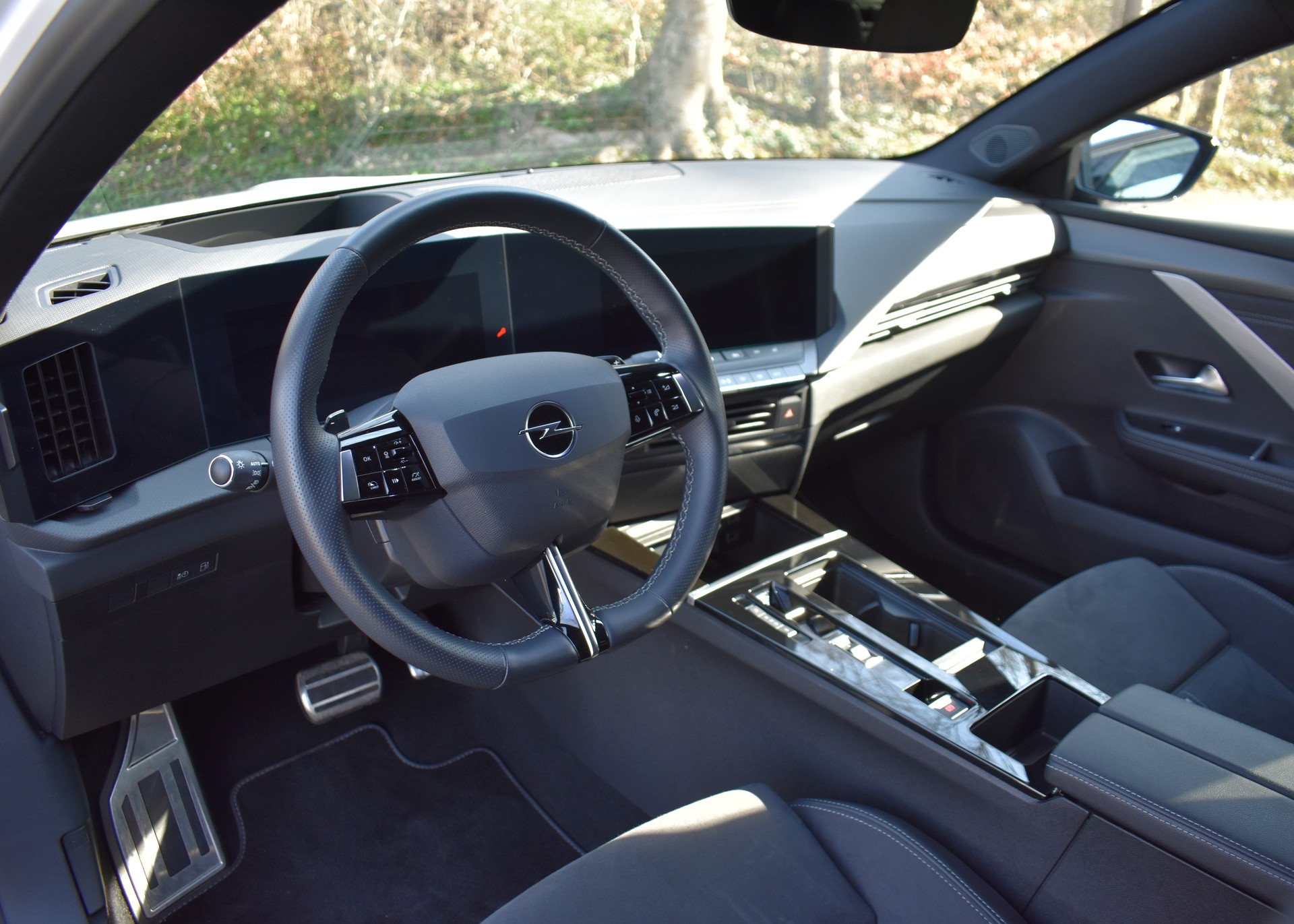OPEL Astra Sports Tourer 1.6 PHEV Turbo GSe-image-6