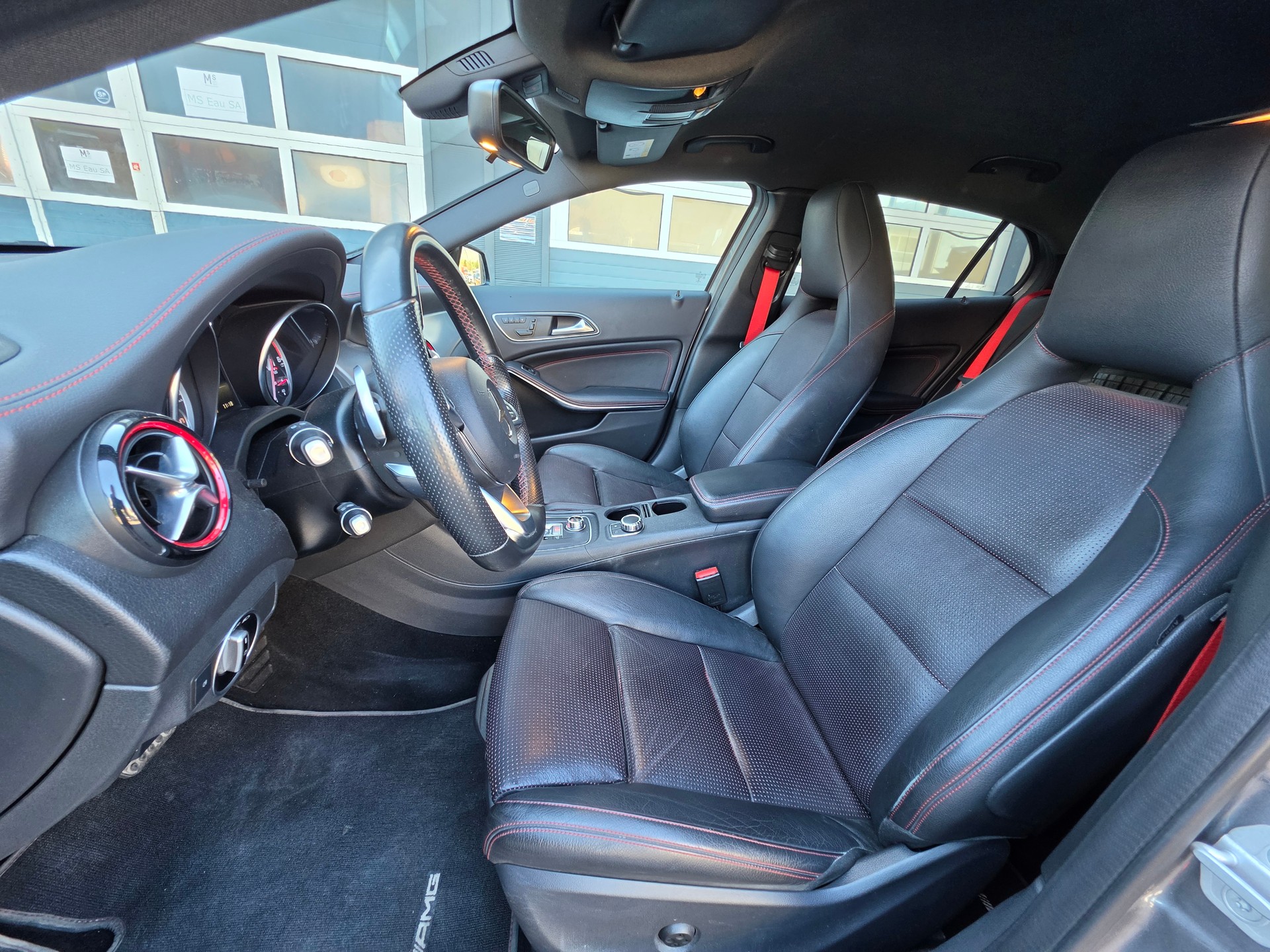 MERCEDES-BENZ GLA 45 AMG 4Matic 7G-DCT-image-9