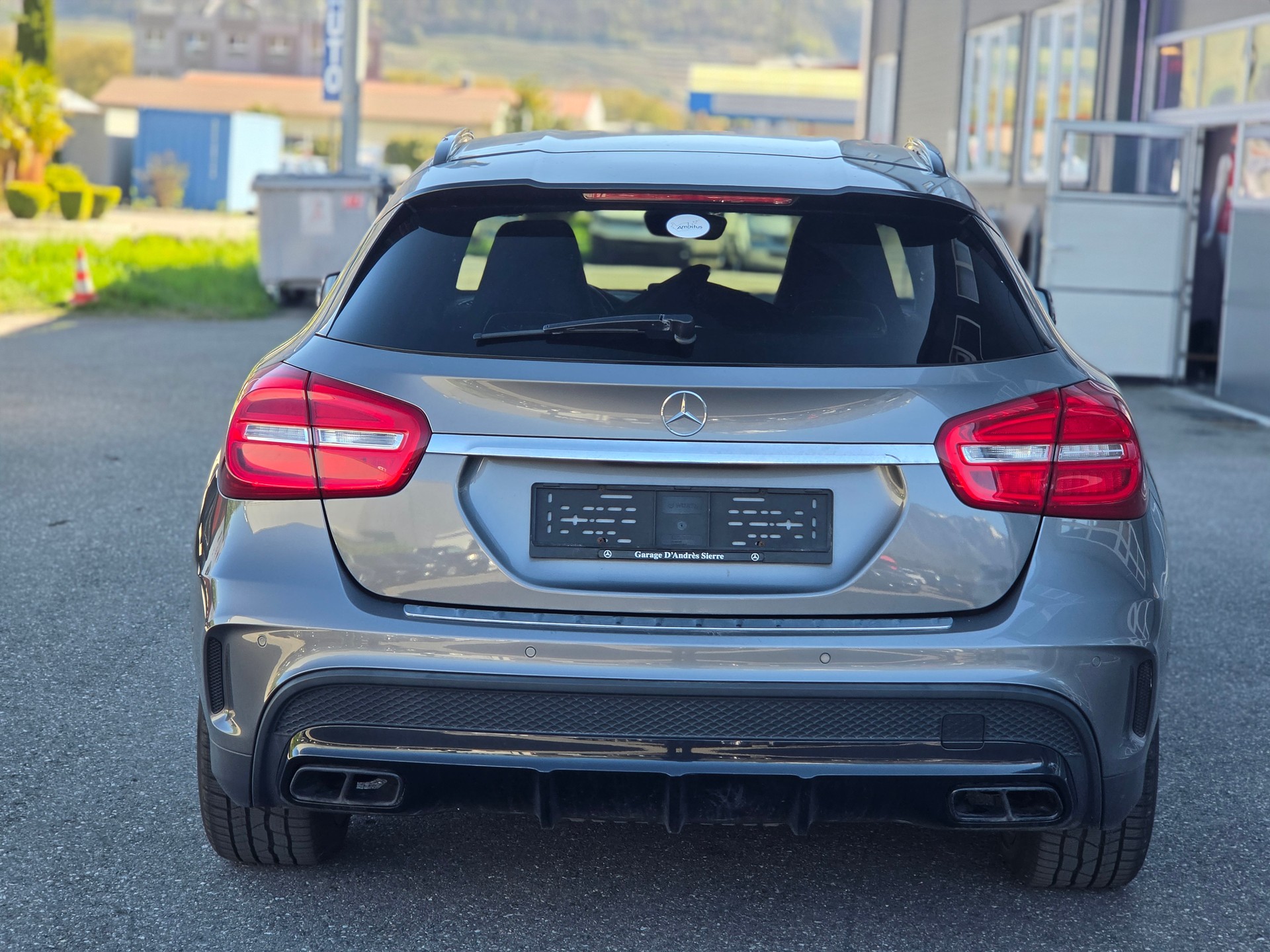 MERCEDES-BENZ GLA 45 AMG 4Matic 7G-DCT-showroom-element-3