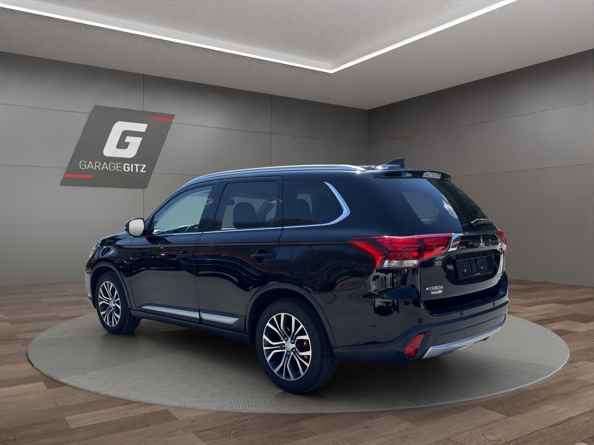 MITSUBISHI Outlander 2.2 DID Style Anniversary 4WD Automatic-image-2