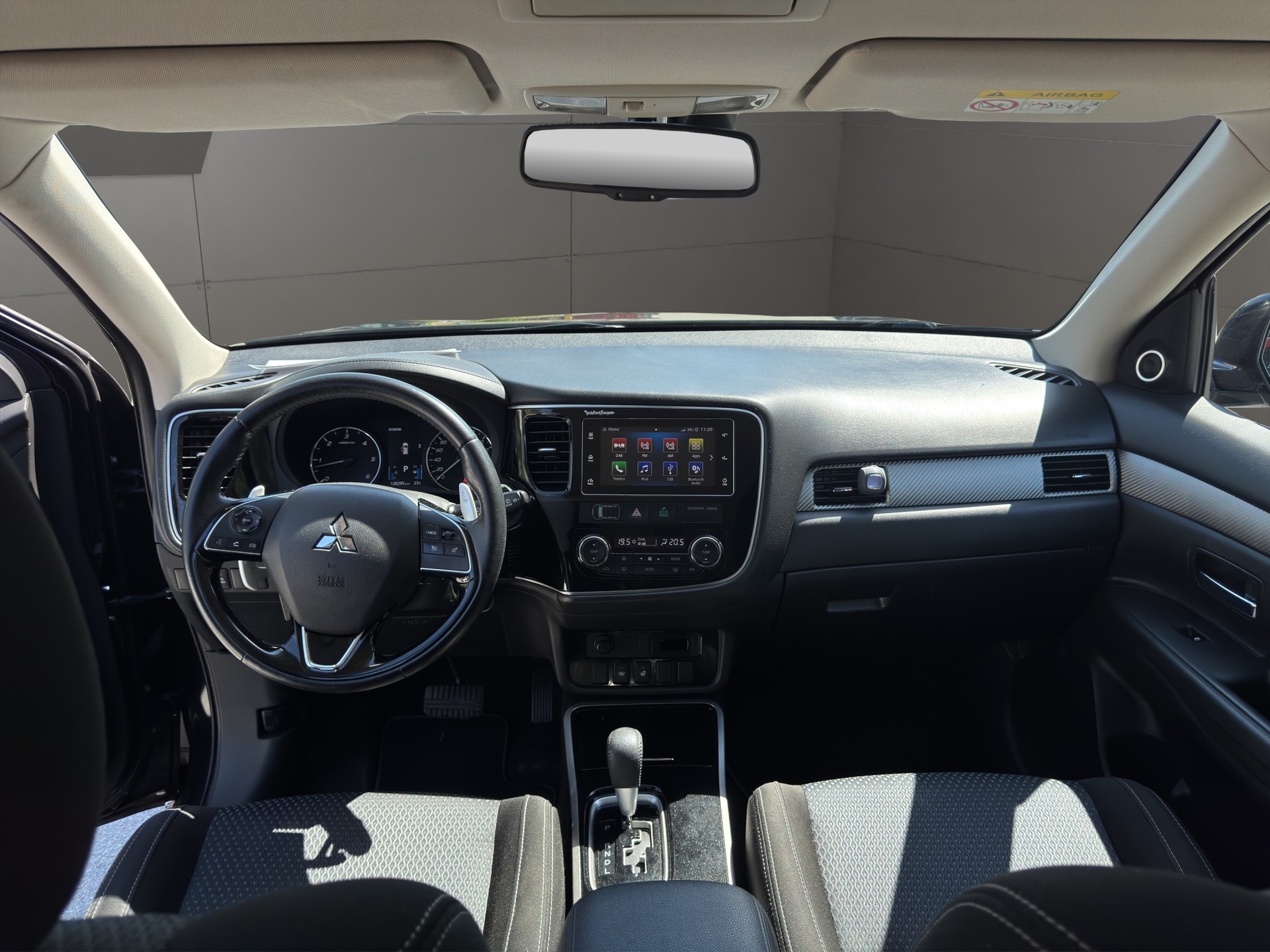 MITSUBISHI Outlander 2.2 DID Style Anniversary 4WD Automatic-image-10
