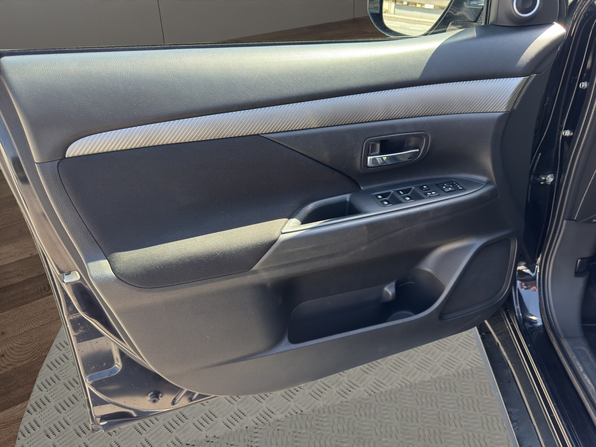 MITSUBISHI Outlander 2.2 DID Style Anniversary 4WD Automatic-image-13