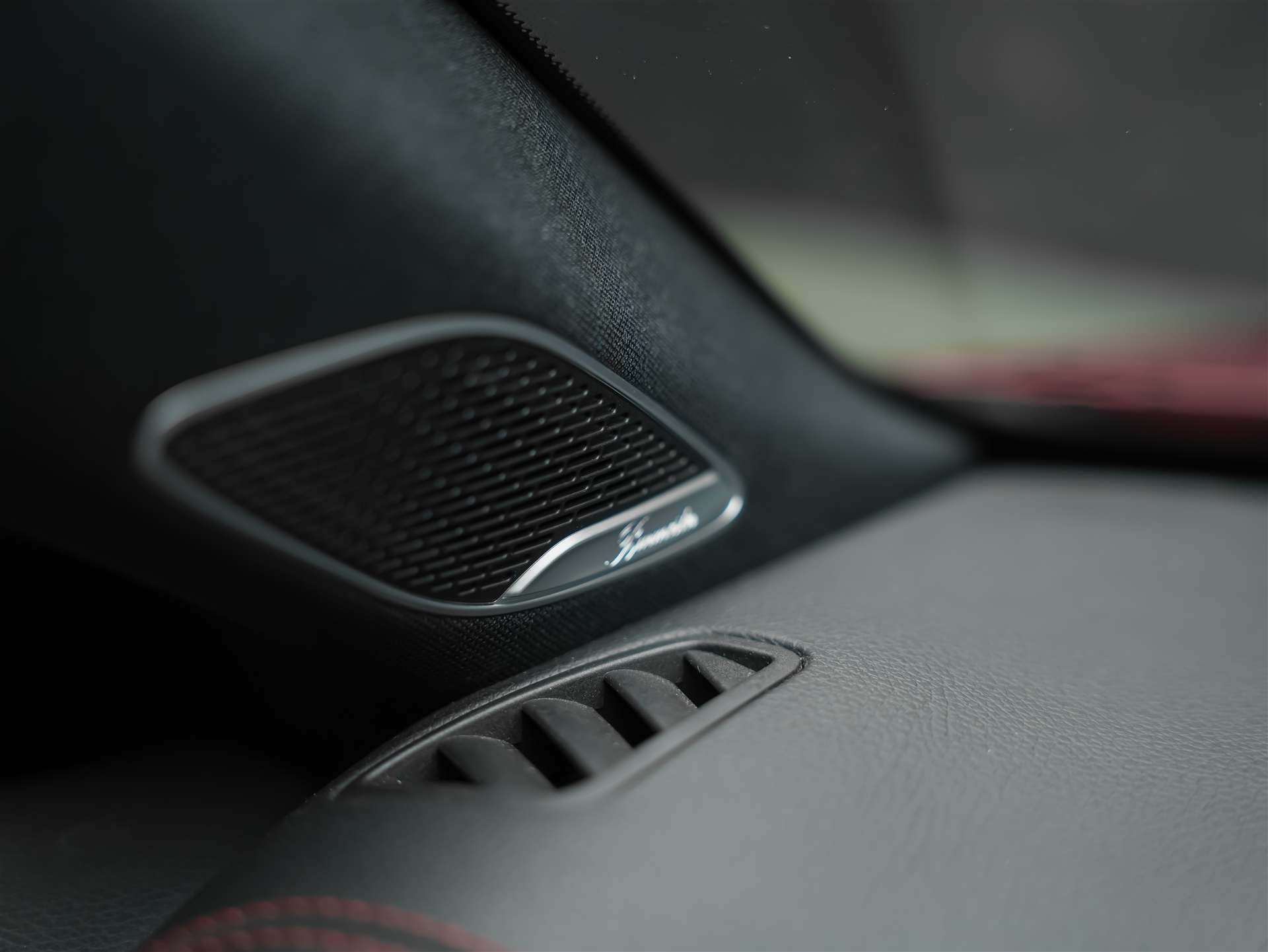 MERCEDES-BENZ CLA 45 S AMG 4Matic+ 8G-DCT *Schalensitze*Burmester*Schmiedefelgen*-image-25