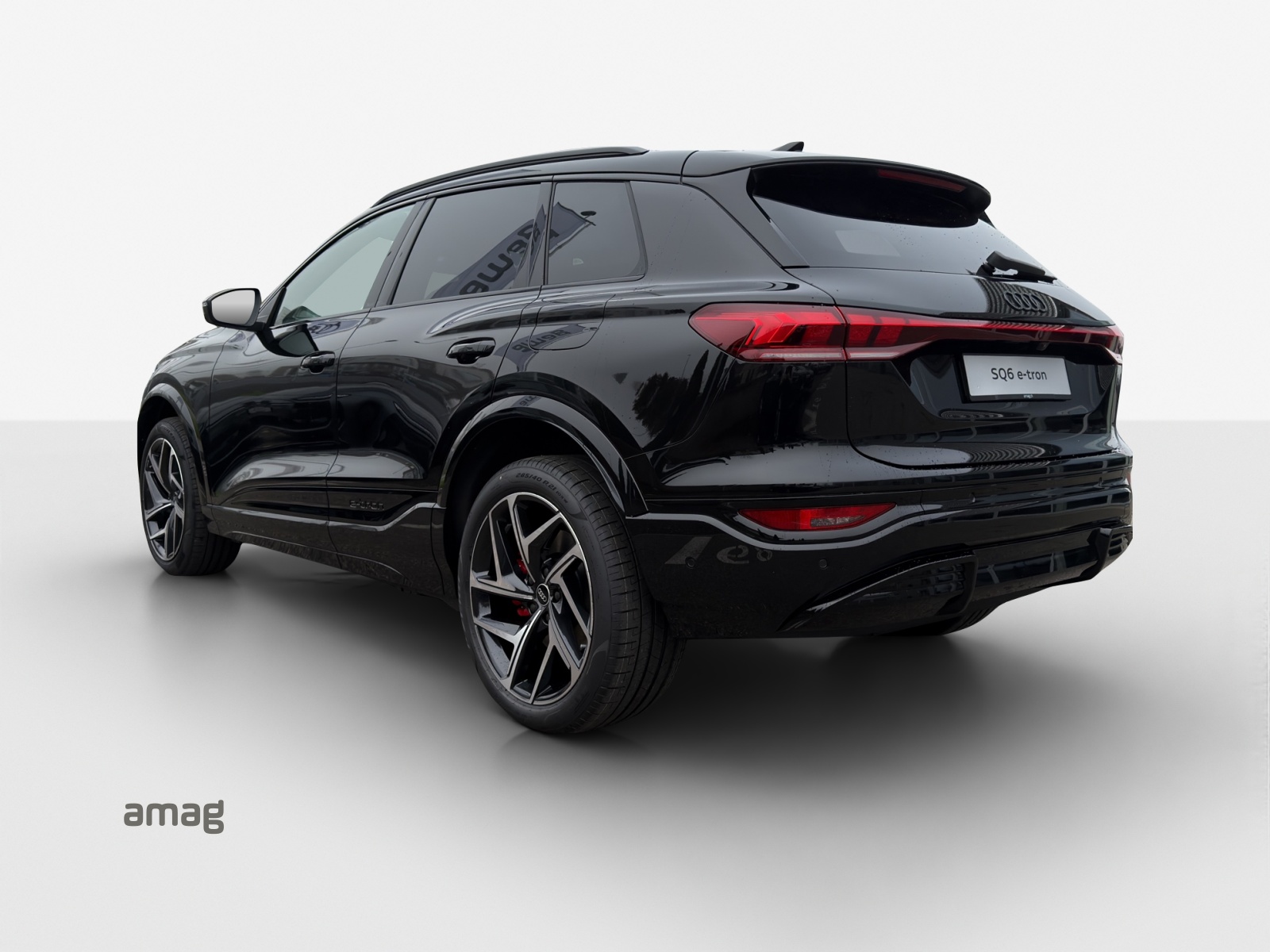 AUDI SQ6 e-tron quattro-showroom-element-2