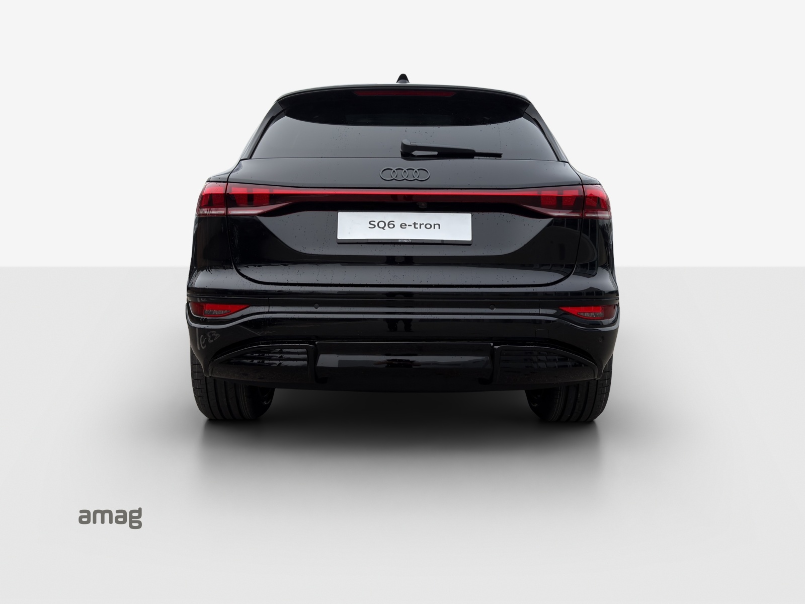 AUDI SQ6 e-tron quattro-showroom-element-3