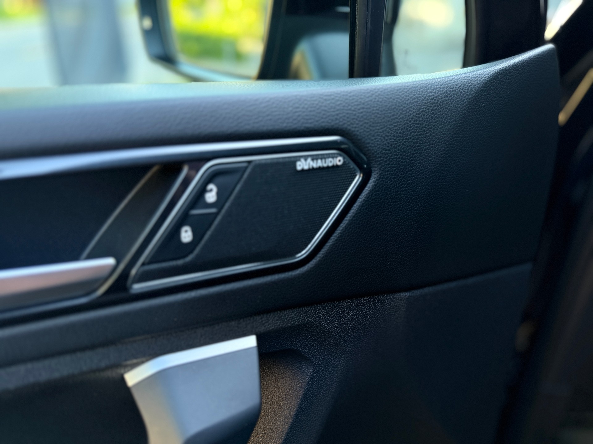 VW R-Line 2.0TSI-image-9