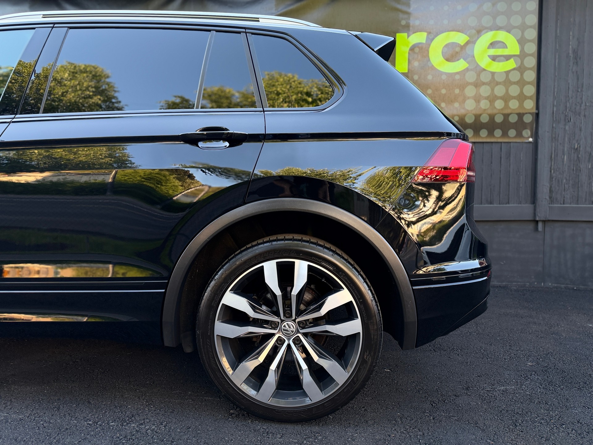 VW R-Line 2.0TSI-image-5