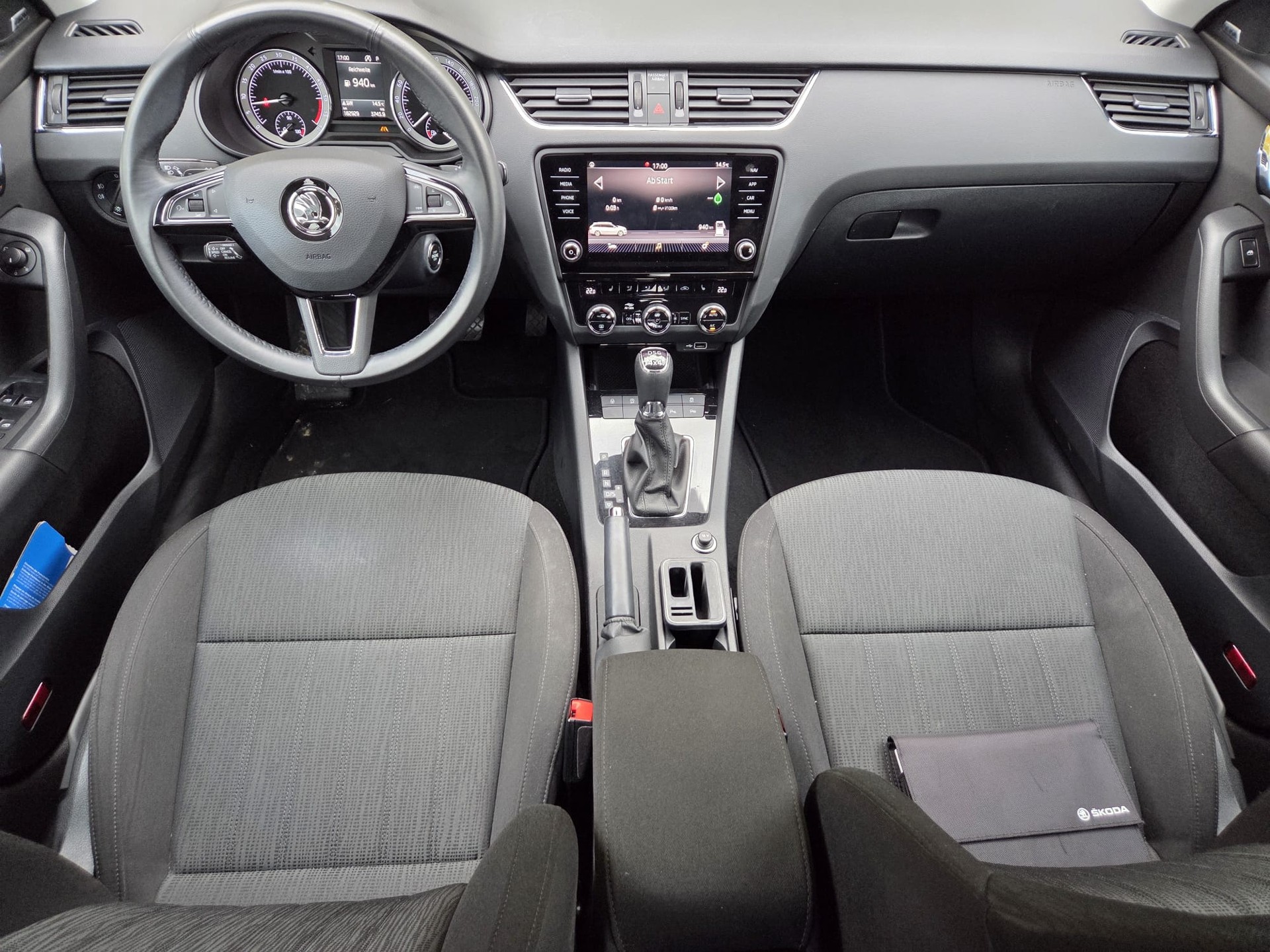 SKODA Octavia Combi 2.0 TDI Style 4x4 DSG ** Frish MFK ** Expertise du jour ** Full Options ** AHK ** Crochet d'attelage-image-6