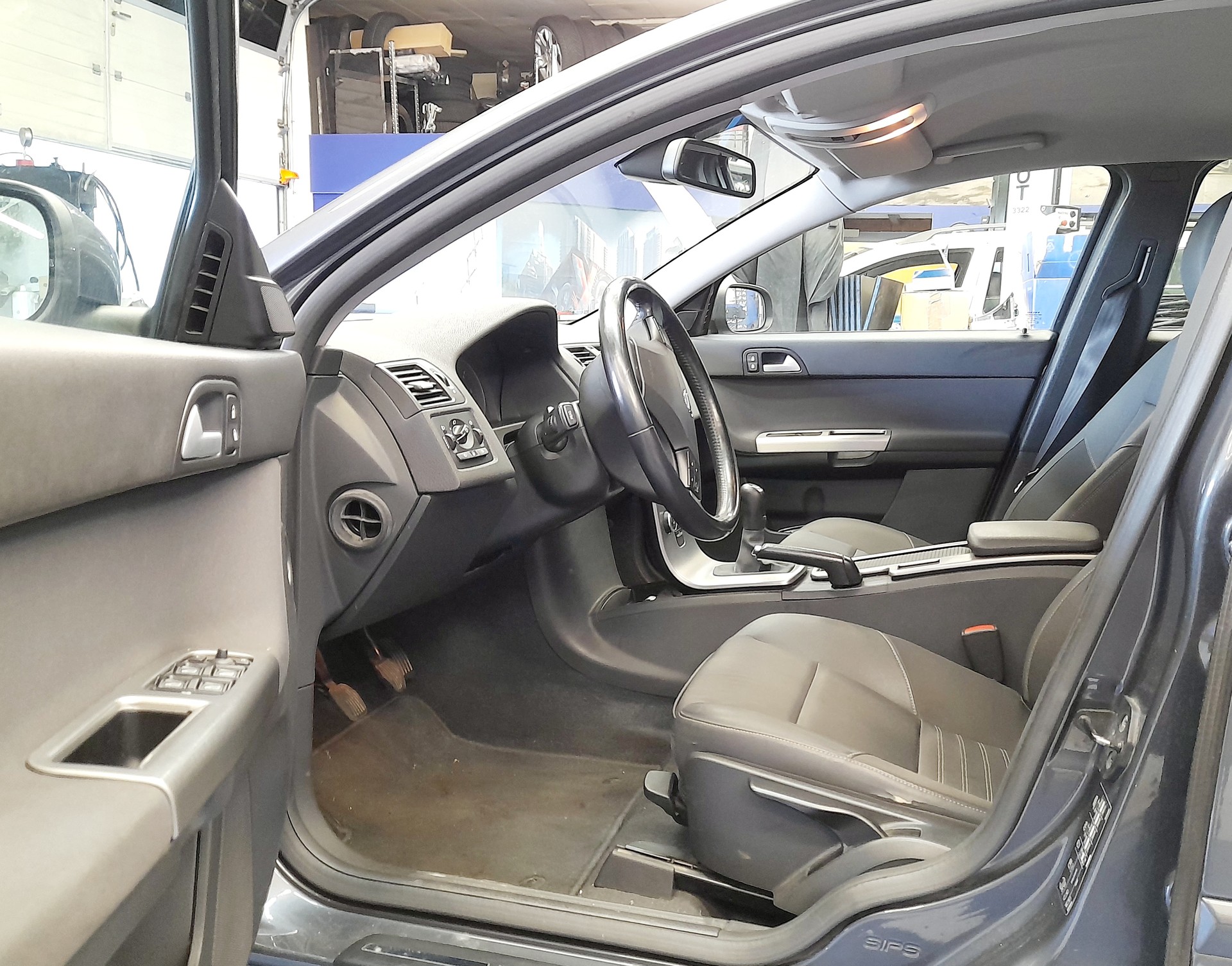 VOLVO V50 2.0D Kinetic-image-5