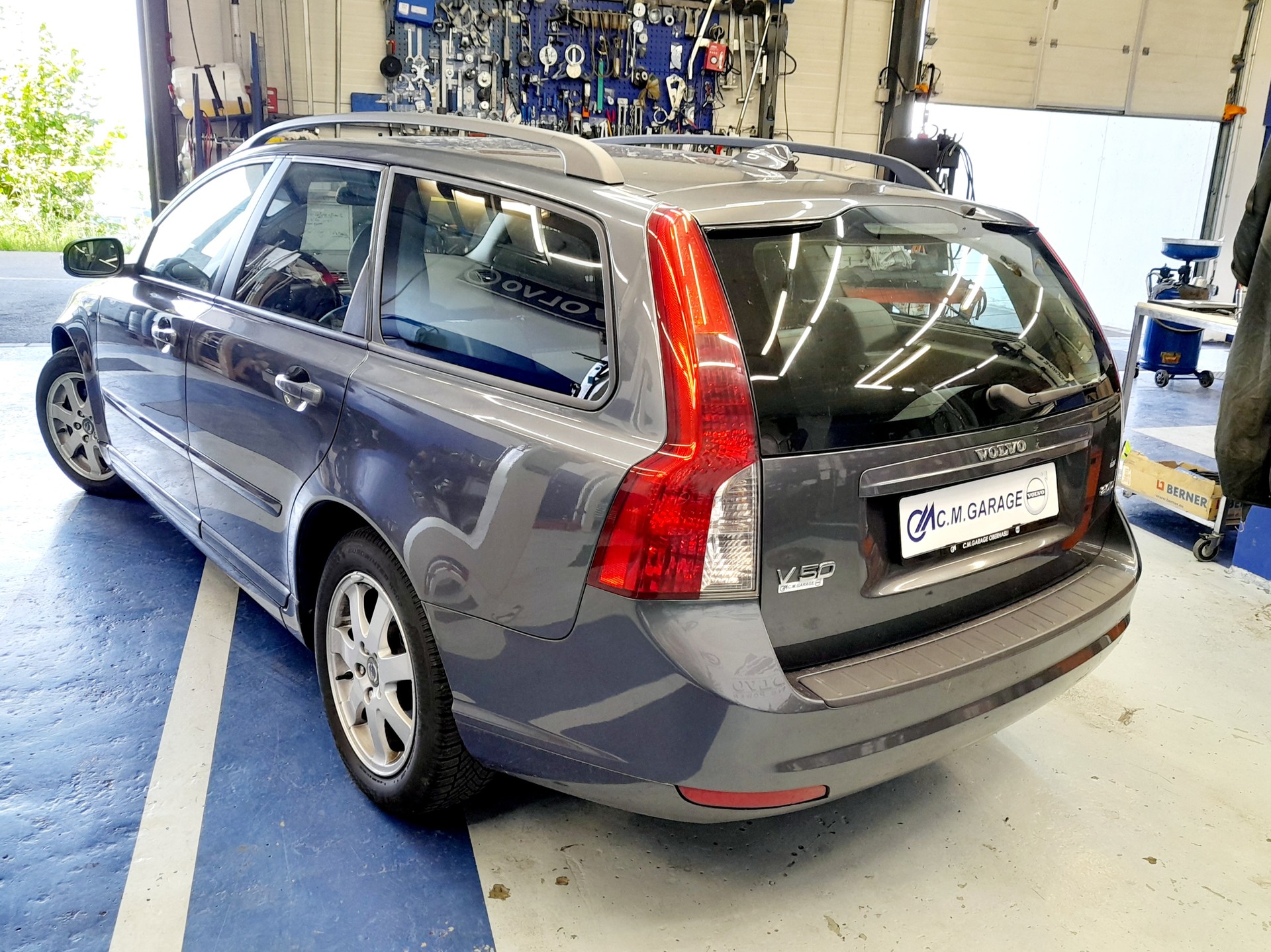 VOLVO V50 2.0D Kinetic-image-3