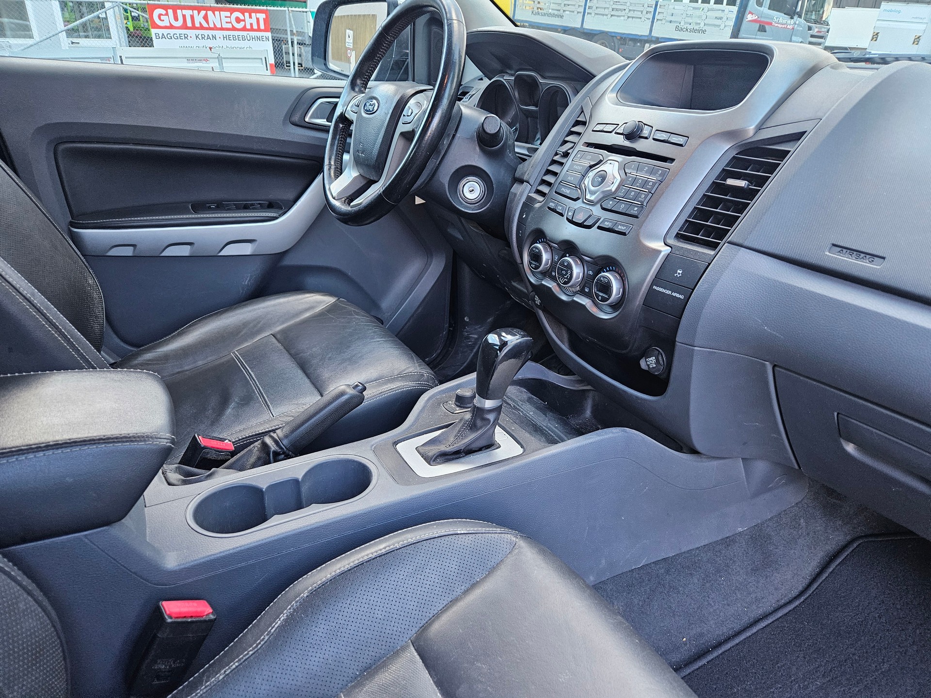 FORD Ranger Wildtrak 2.2 TDCi 4x4 A-image-8