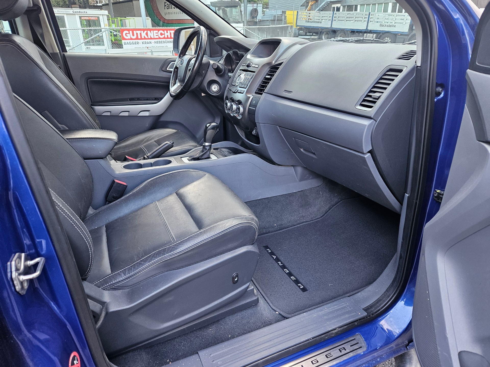 FORD Ranger Wildtrak 2.2 TDCi 4x4 A-image-11