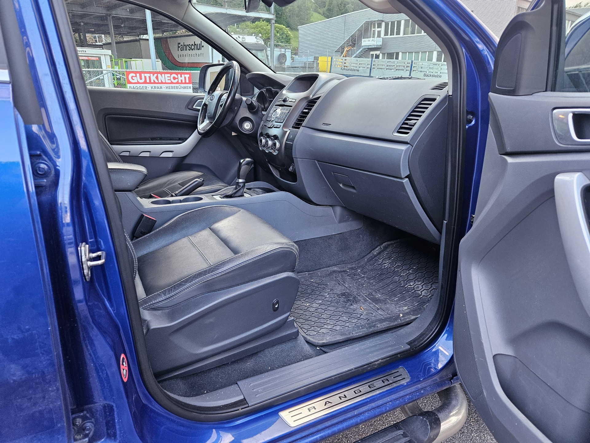 FORD Ranger Wildtrak 2.2 TDCi 4x4 A-image-14