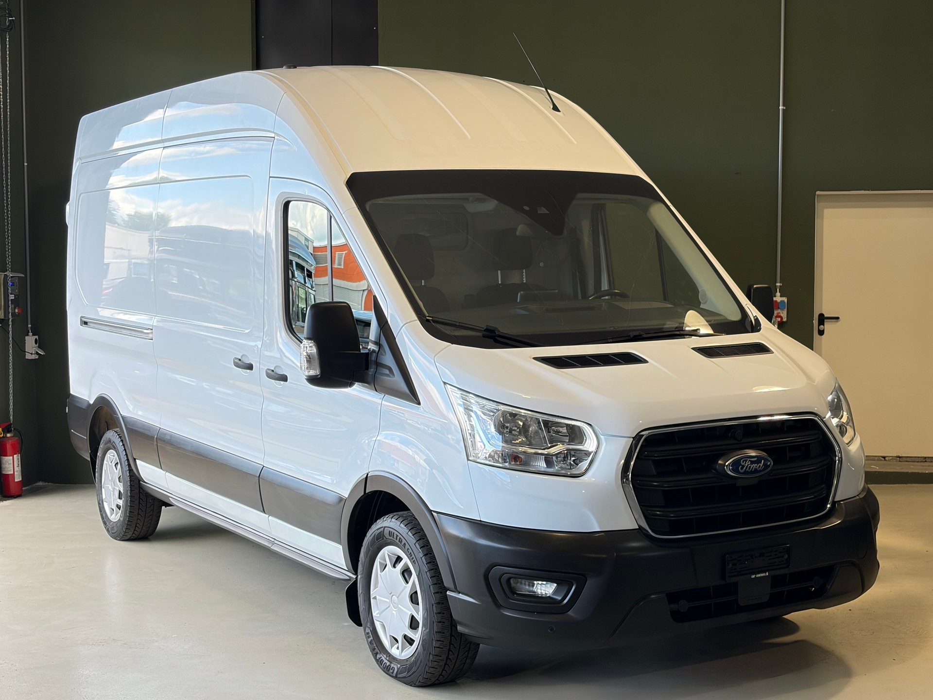 FORD Transit Van 350 L2 Trend 2.0 TDCi 130 FWD * CH-Fahrzeug*Ab MFK*-showroom-element-2