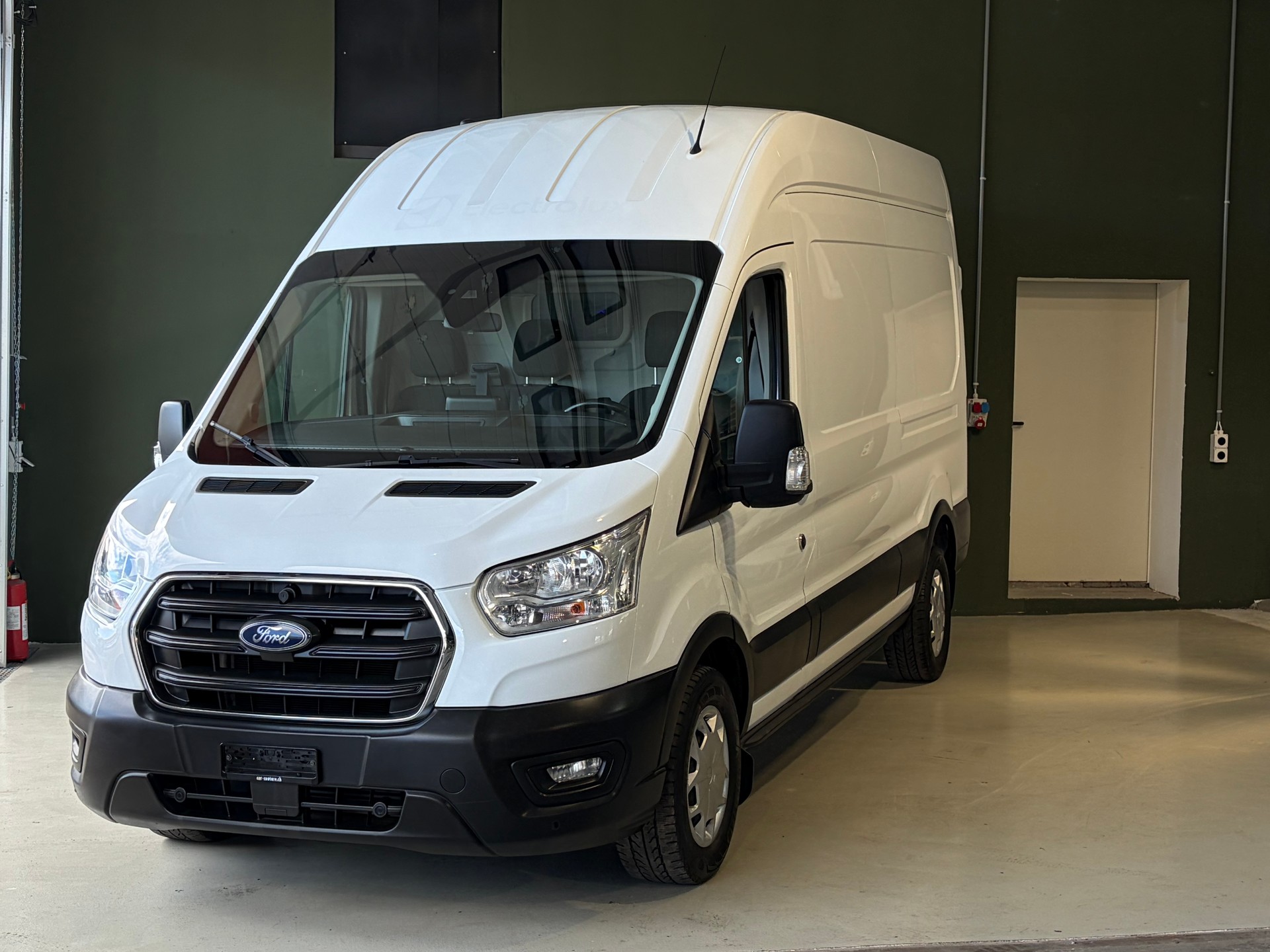 FORD Transit Van 350 L2 Trend 2.0 TDCi 130 FWD * CH-Fahrzeug*Ab MFK*-showroom-element-1