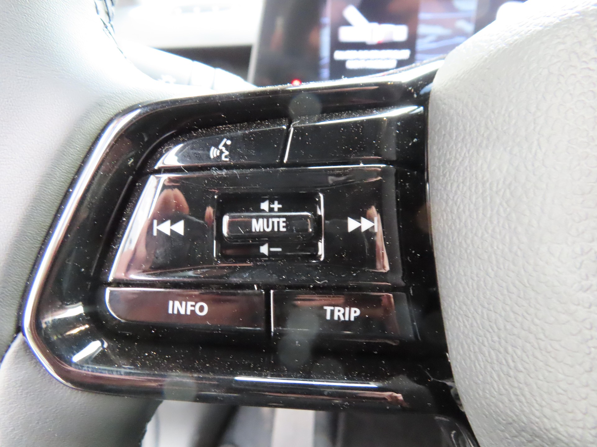 TOYOTA Urban Cruiser Trend AWD-image-11